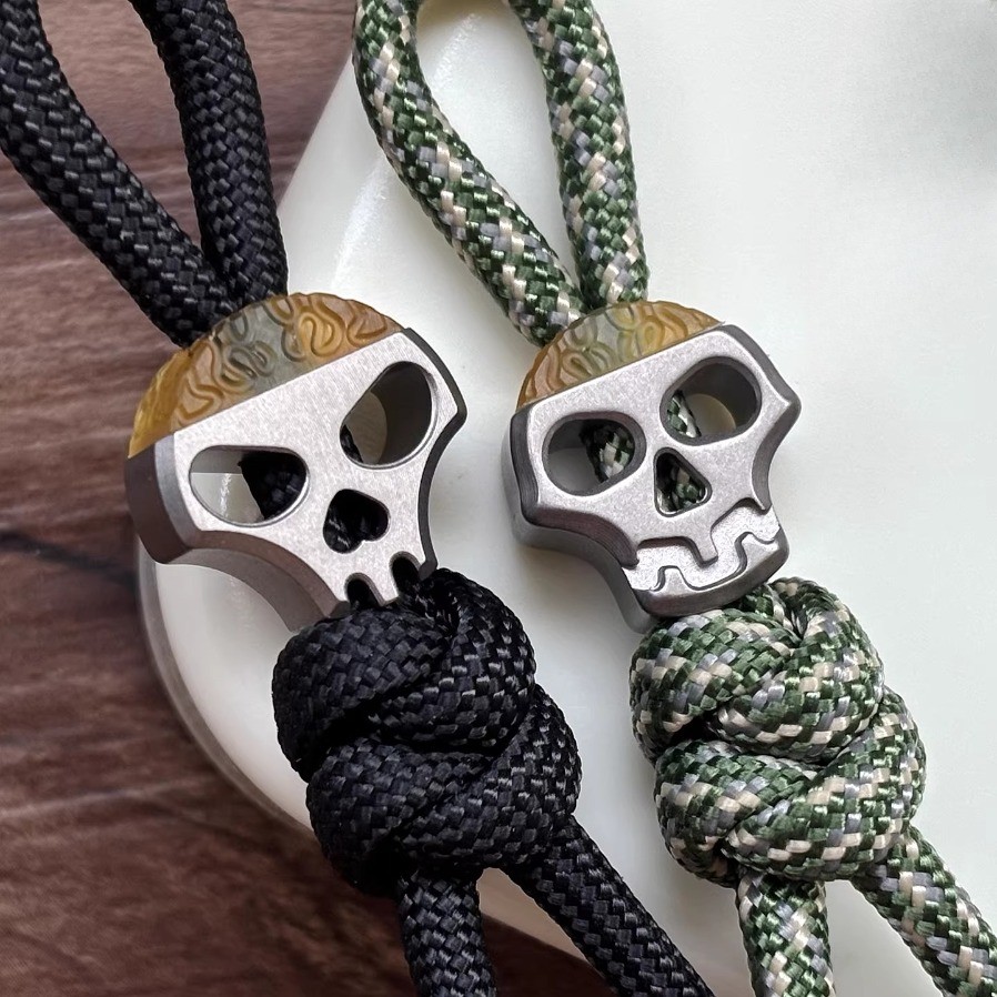 Steampunk Skull Titanium alloy EDC Tool Paracord Lanyard Keychain