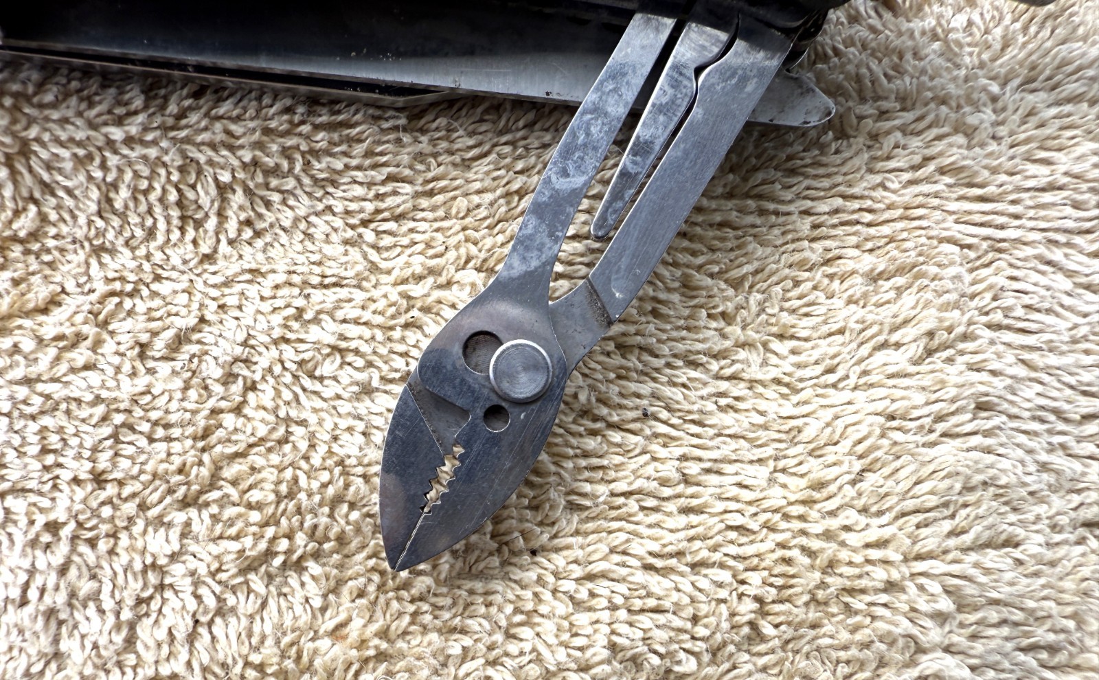 VINTAGE BUCK MULTI-TOOL PAT PEND – WANGER DELEMONT – SWISS – AS PICTURED