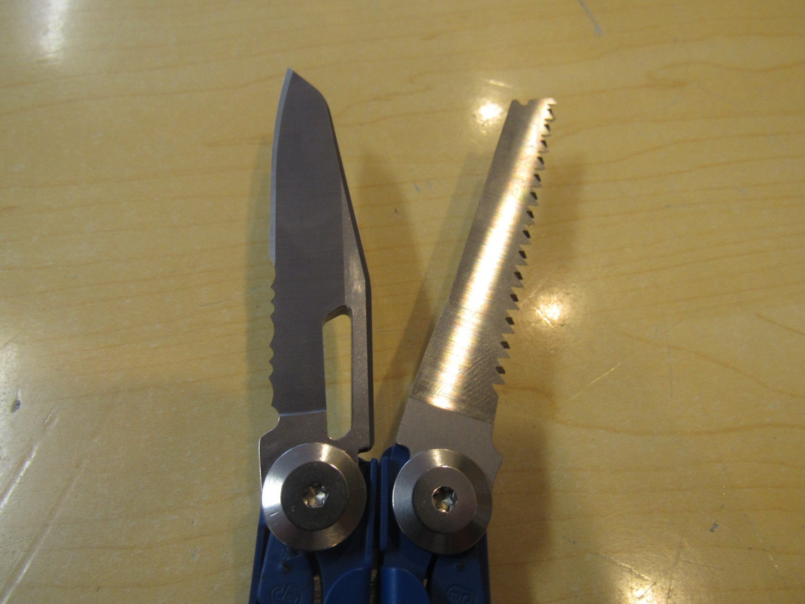 Leatherman SIGNAL Multi-Tool, 19 Tools – Blue Used But In Great Shape.