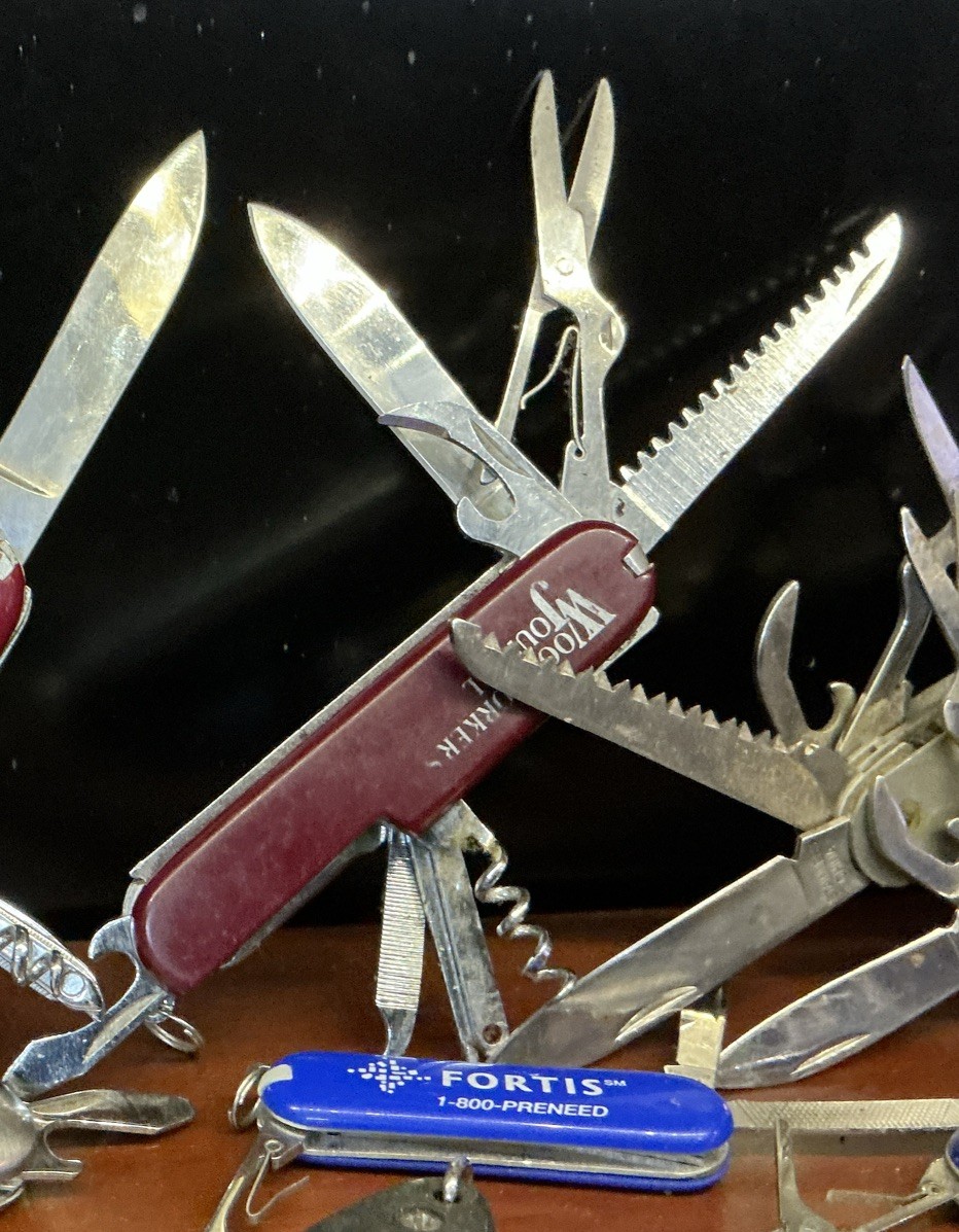 Lot 11 Multitool Knives Folding Swiss Army style camping tools China 1.6 Pounds