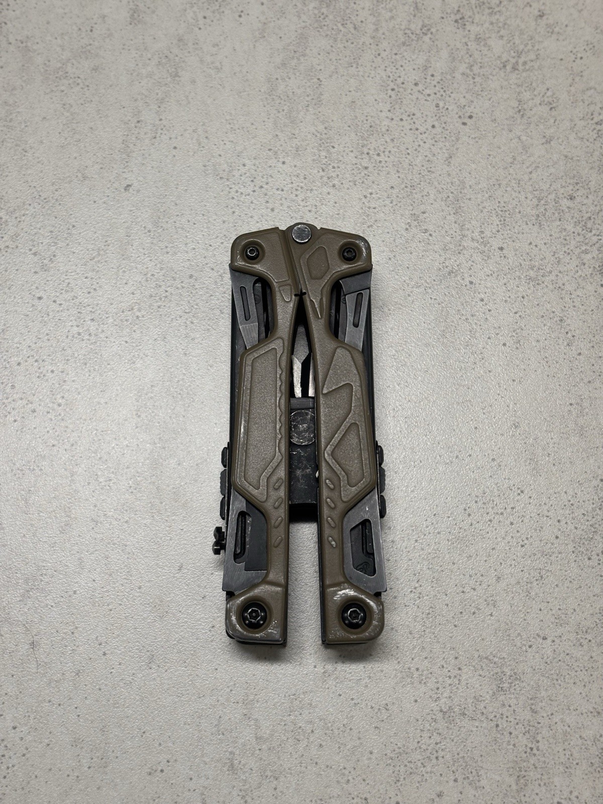 Leatherman OHT – Coyote w/ XL MOLLE Sheath – Brown