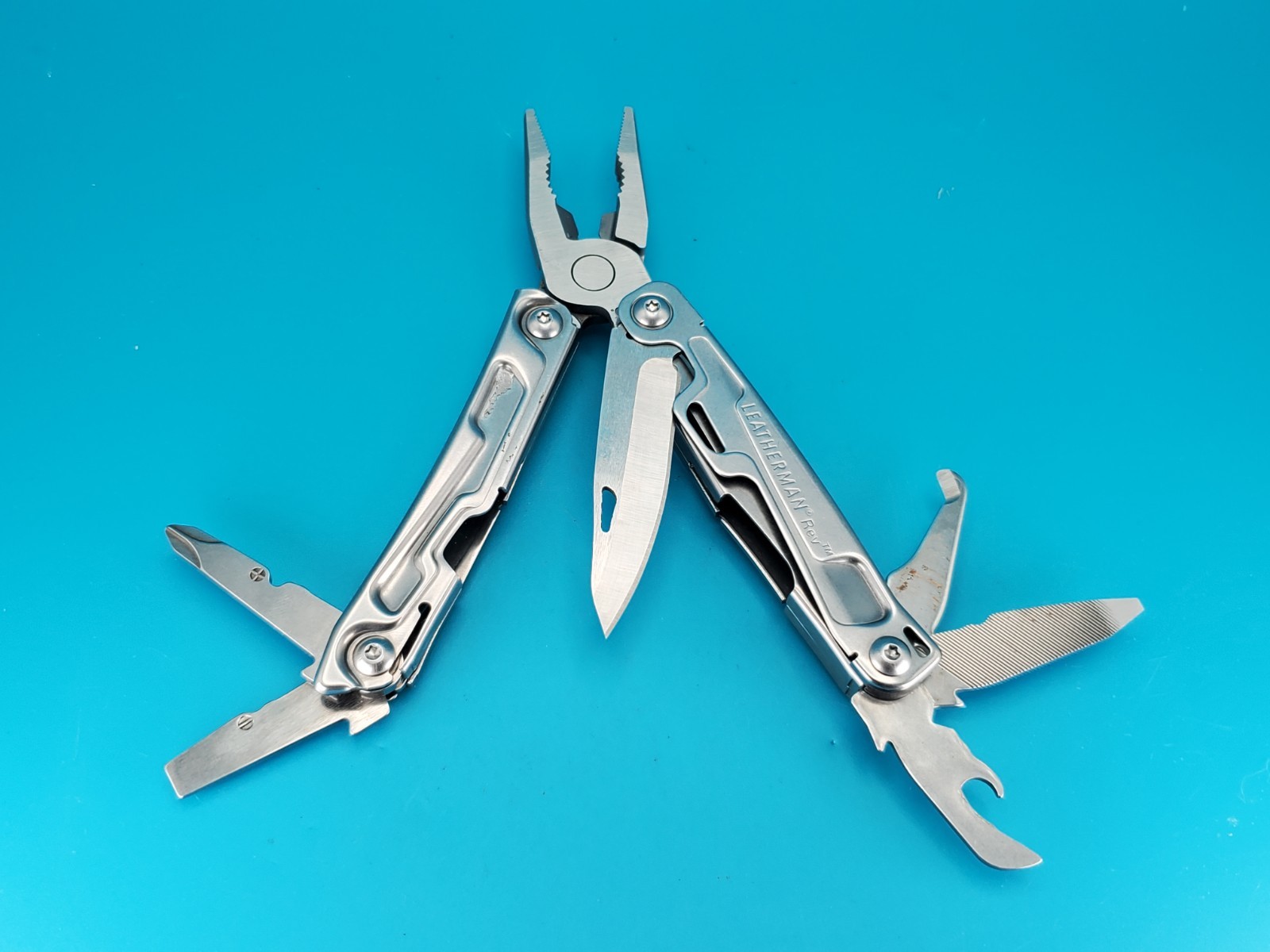Leatherman Rev 3.8″ Multi-Tool, Stainless!