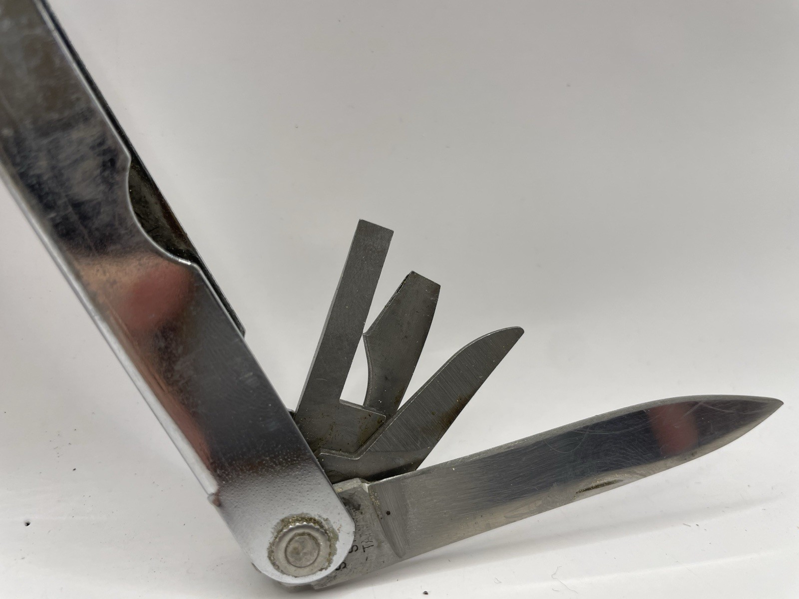 MULTI-TOOL UNbranded Leatherman Style Pliers Knife File 8 Tools Shealth