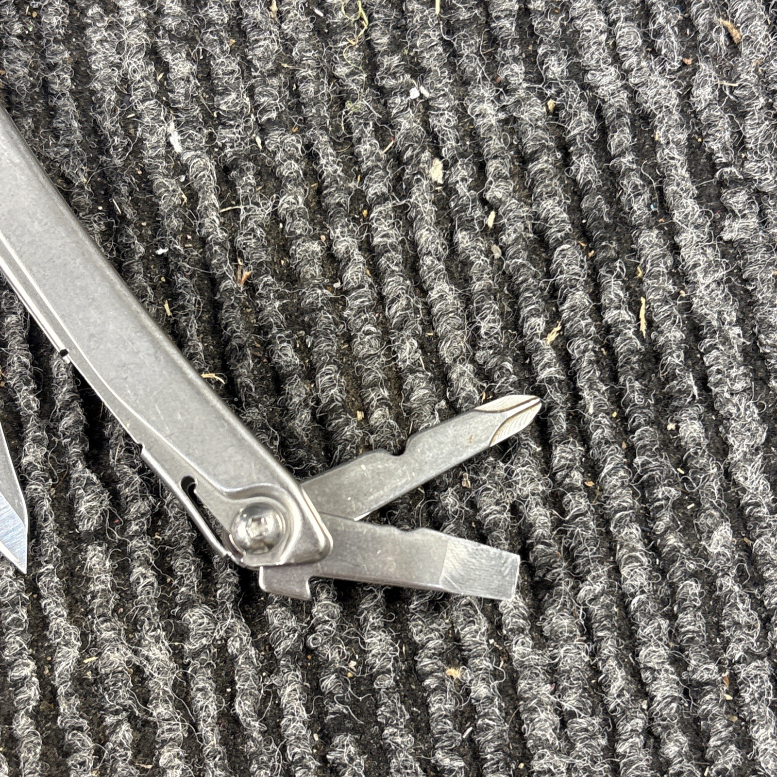 Leatherman Rev 3.8″ Multi-Tool, Stainless! USED (050)