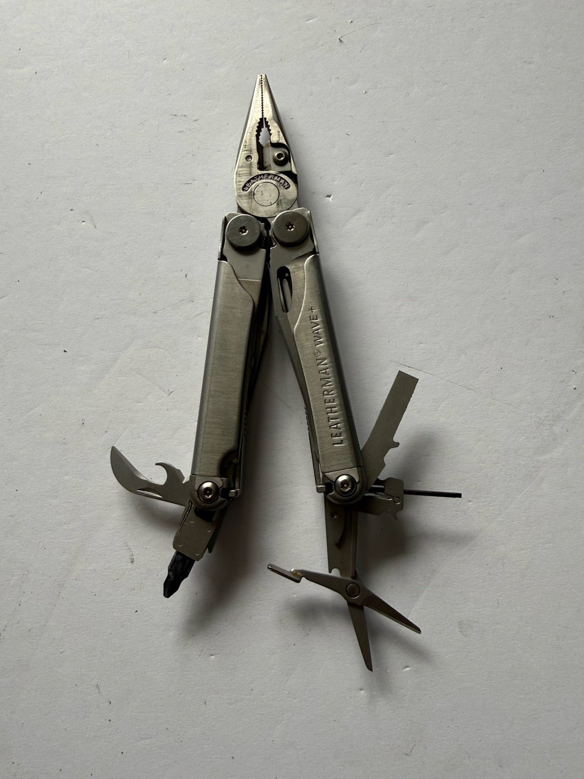 Leatherman Wave Plus + Multi-Tool! SILVER & BLACK! WITH SHEATH! FAST SHIPPING