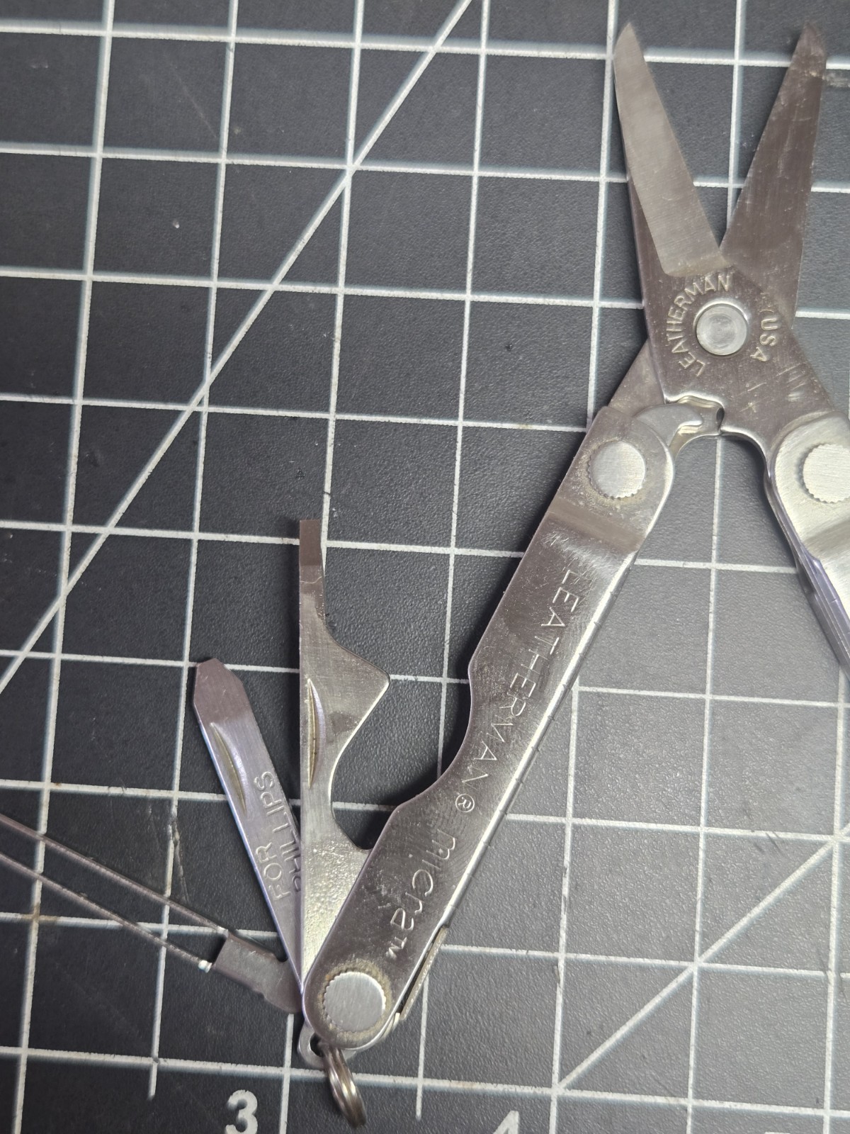 Leatherman Micra Stainless 10 Multi-Tool Pats Pend Camping Hiking Fishing