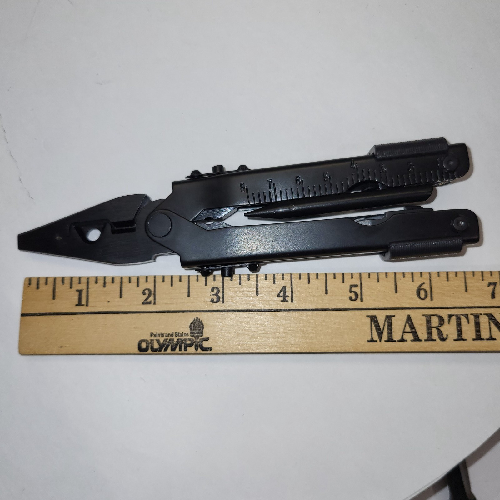 Multi tool 10 Tool Pliers Knife Screwdrivers Bottle Opener File Measure + Case
