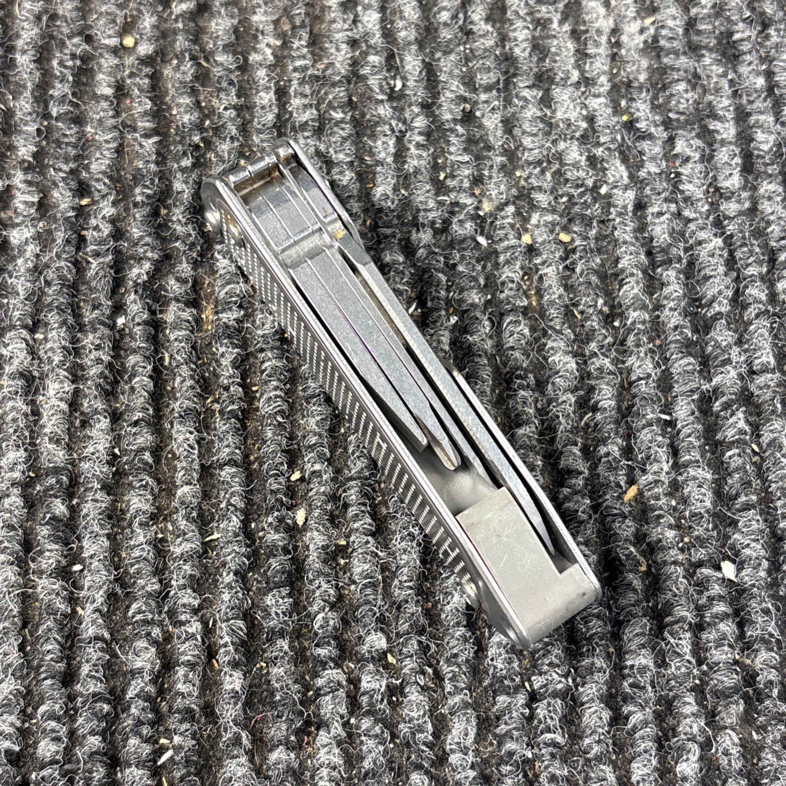 Leatherman FREE T2 Pocket Knife Multi-tool! (197)