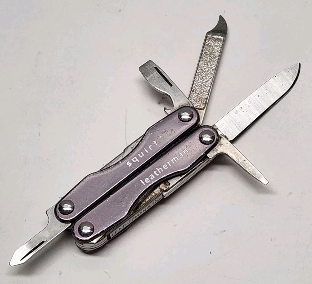 Leatherman Squirt S4 Multi-Tool Scissor Pocket Knife Grey Purple Tone Stainless