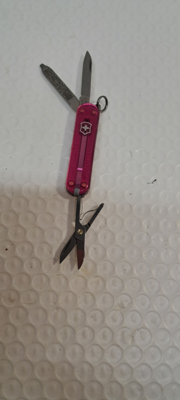 VICTORINOX CLASSIC SD 58MM SWISS ARMY KNIFE POCKET KEYCHAIN TRANSLUCENT PINK