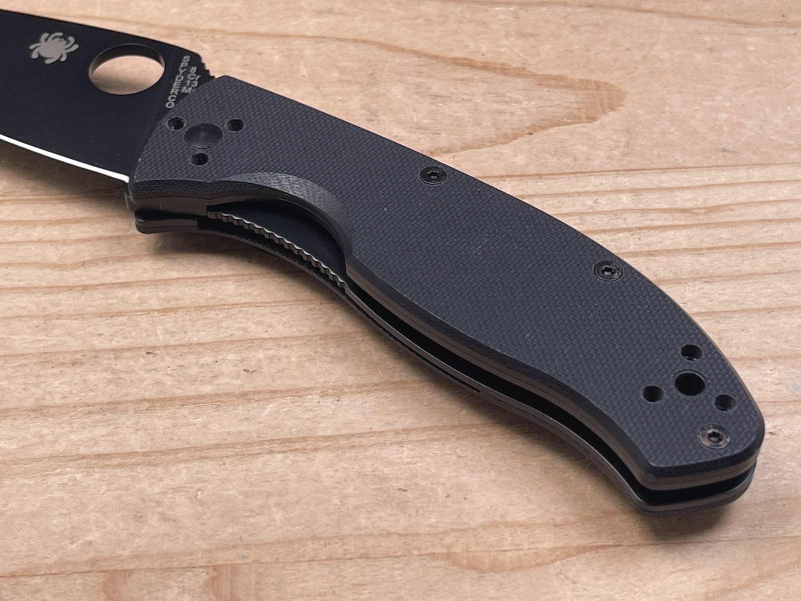 Spyderco Tenacious Black Plain Edge 8cr13Mov G10 Handle Folding Pocket Knife