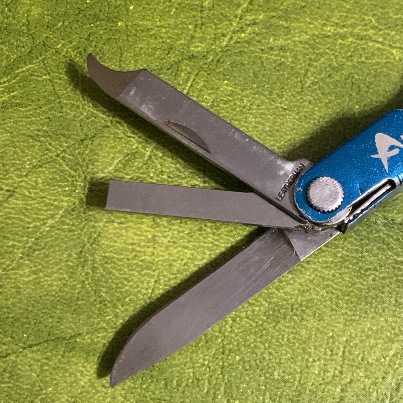 Leatherman Micra Mini Multi-Tool – Blue Anodized Alberta Clipper See Pics