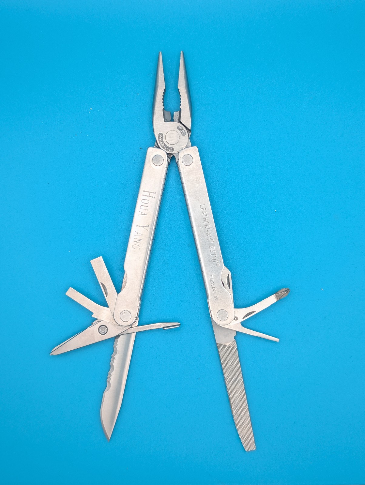 Leatherman PST 2 Multi Tool! 09/03 date stamp! Fast Shipping! *HOUA YANG*