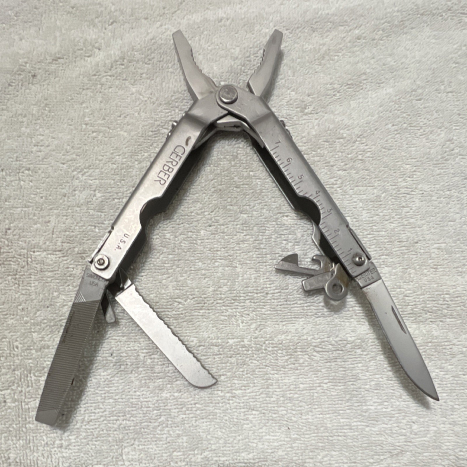 Gerber Stainless Steel Multi-Tool 7-in-1 Pliers Knife File Can Opener Ruler