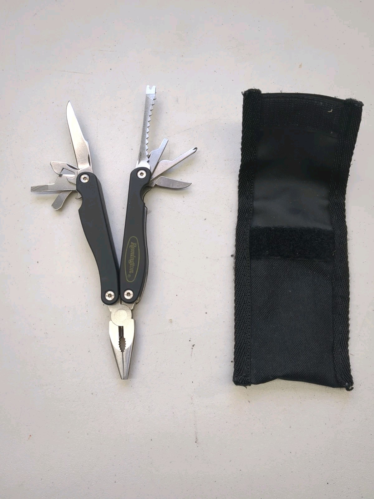 Remington foldable survival multi-tool knife Stainless Fold To 4” Black