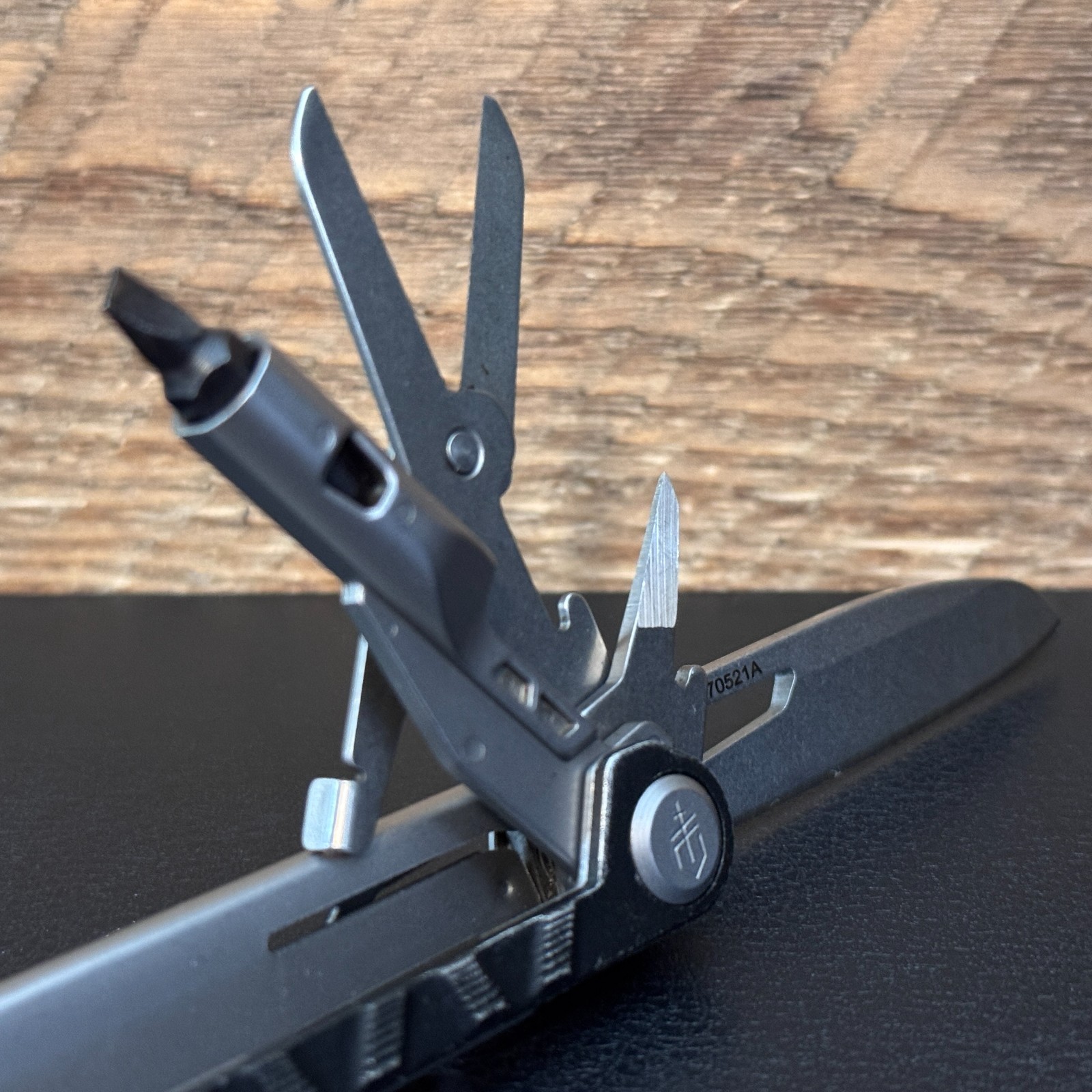 GERBER Gear ARMBAR Drive 8-in-1 Pocket Knife Multi-Tool, Black/Silver 8970521A
