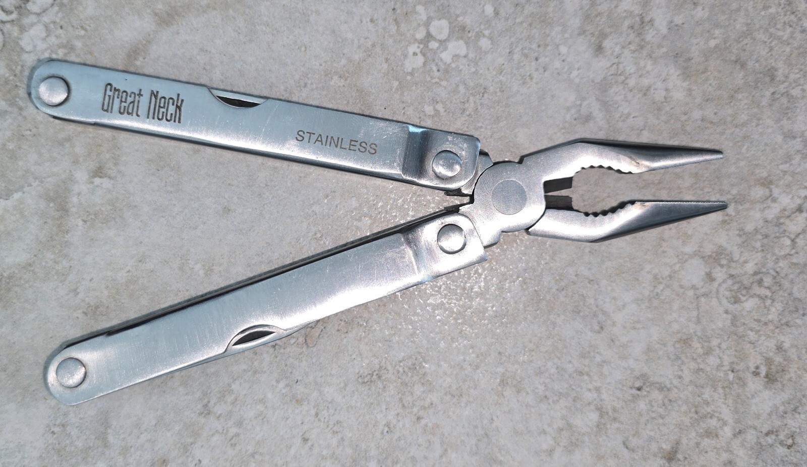 Great Neck Multi Tool – Multiple Knife Blades & Pliers With Carry Case