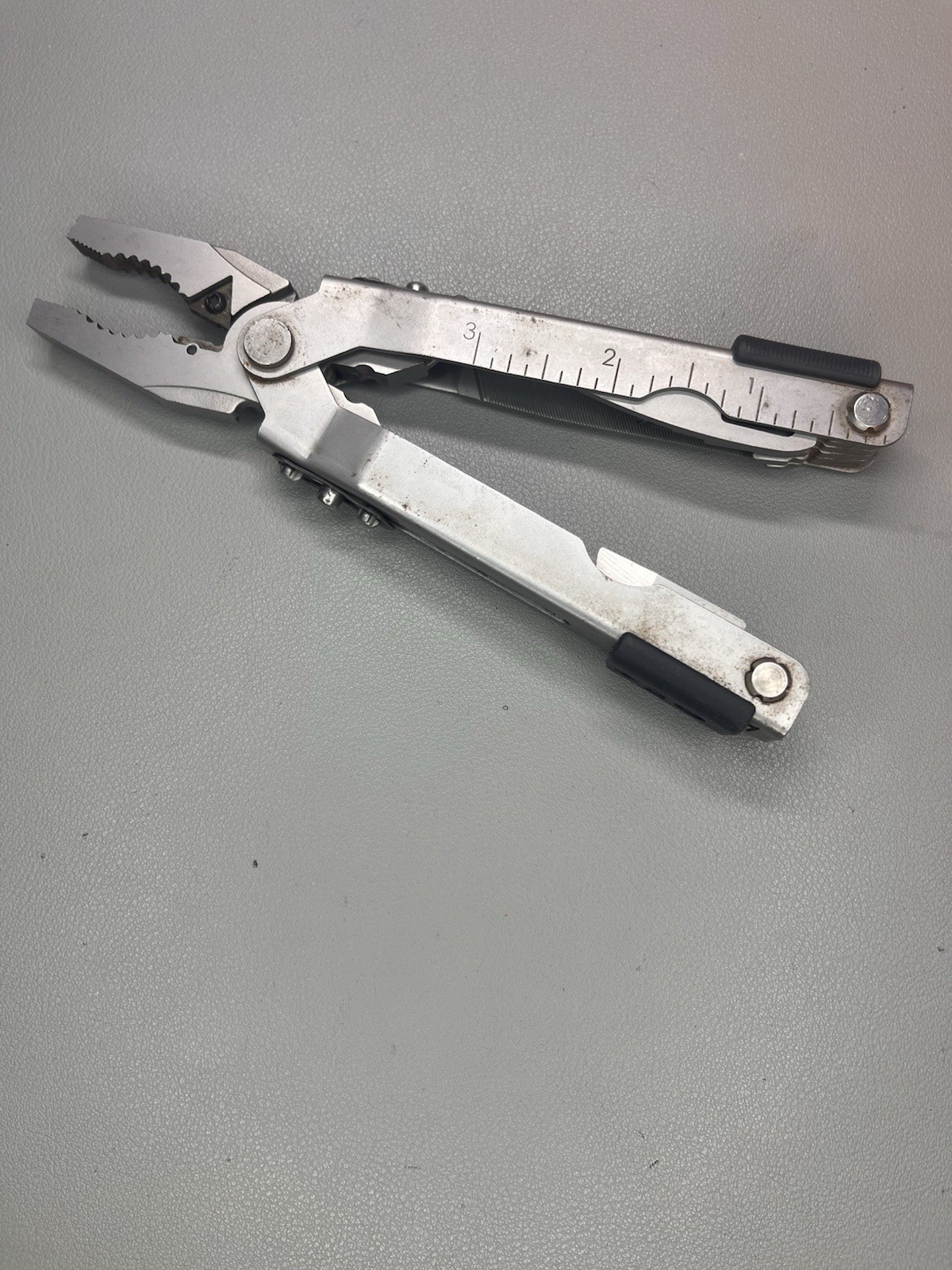 Gerber bluntnose with replaceable tungsten carbide cutters, wharncliffe blade