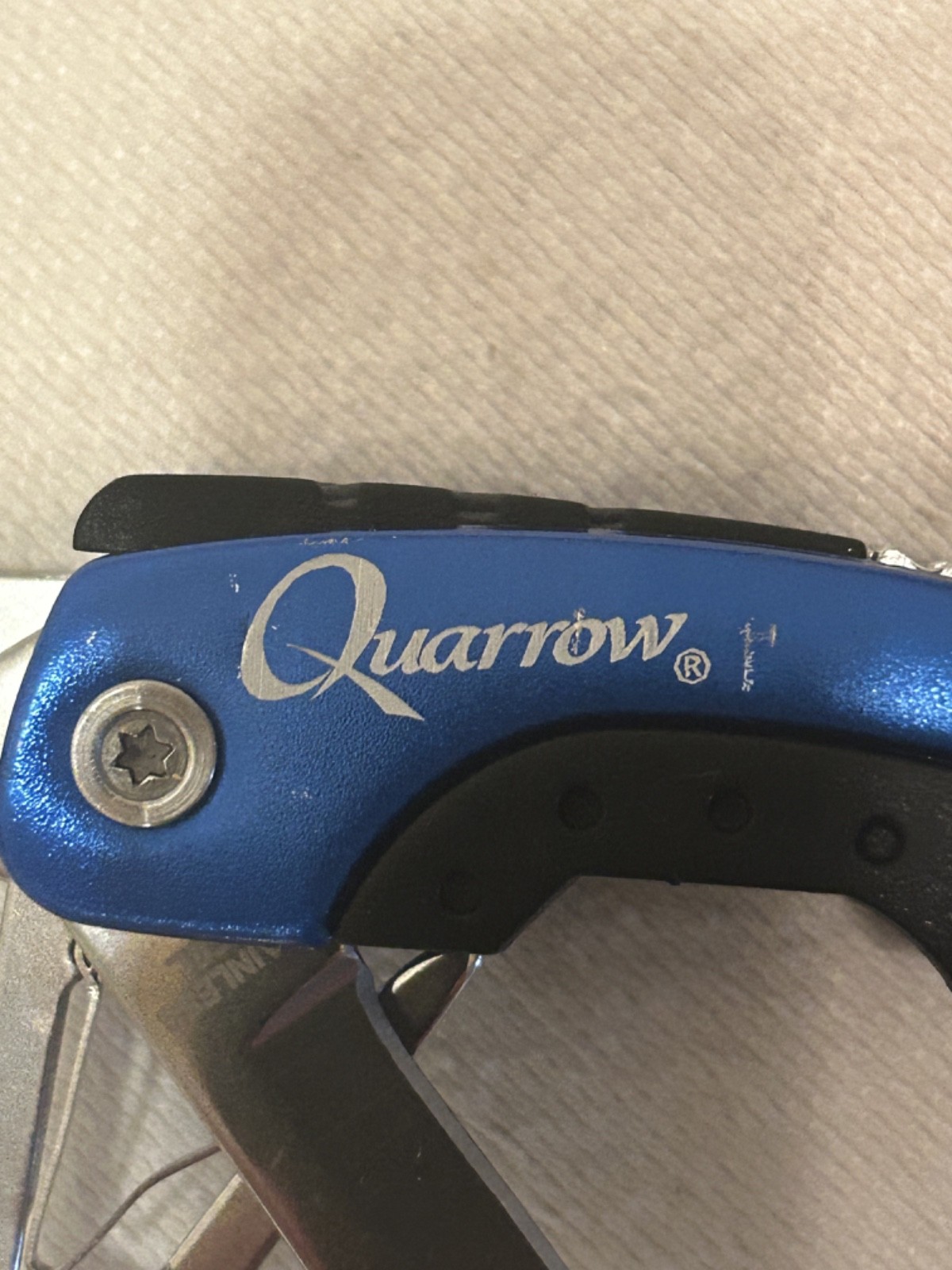 Quarrow Blue Multi-Tool 9 Tools Knife Pliers File Screwdrivers Leatherman