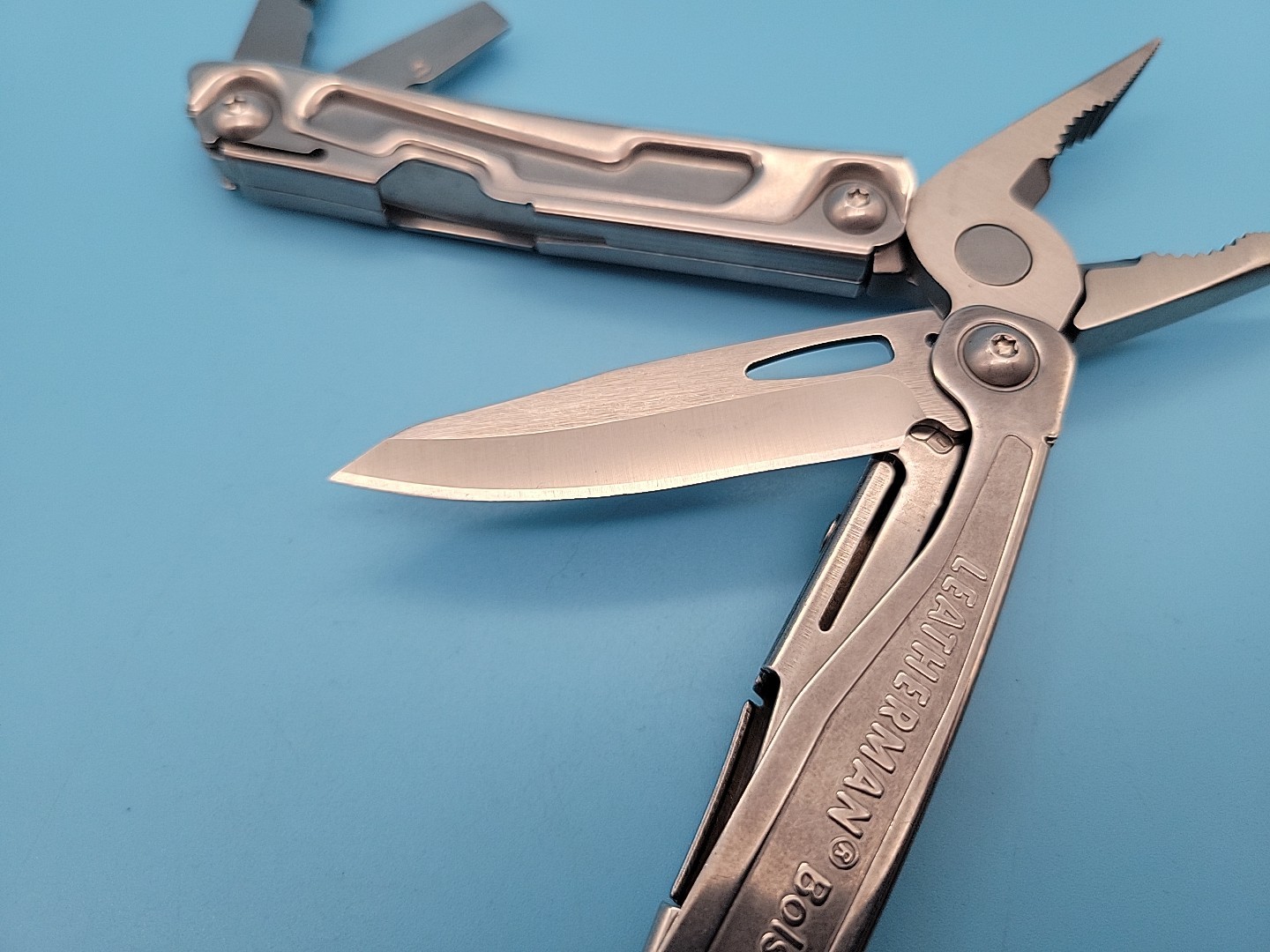 Leatherman Bolster Multi-Tool – Pliers, Knife, File, Screwdrivers, Bottle Opener