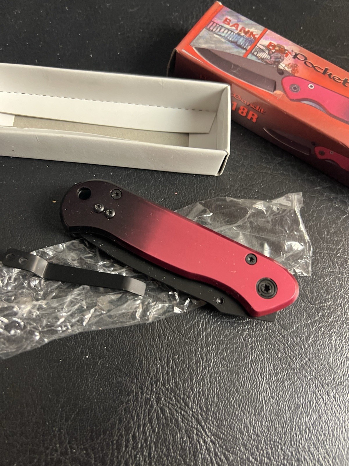 Frost Cutlery POCKET BANDIT Black And Red Knife 16-818R Bank 3.5” Blade RARE