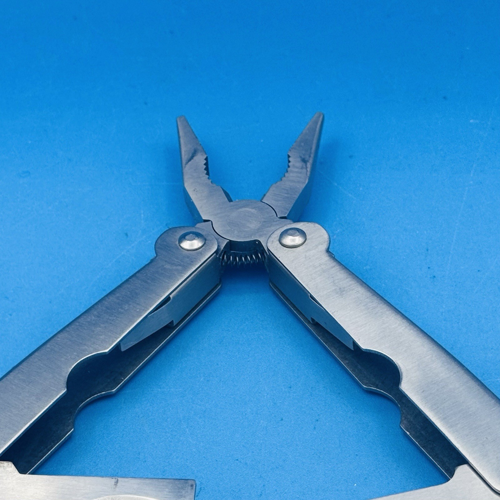 7-in-1 Meade Multi Tool Pliers Knife Saw File Screwdrivers EDC Tool
