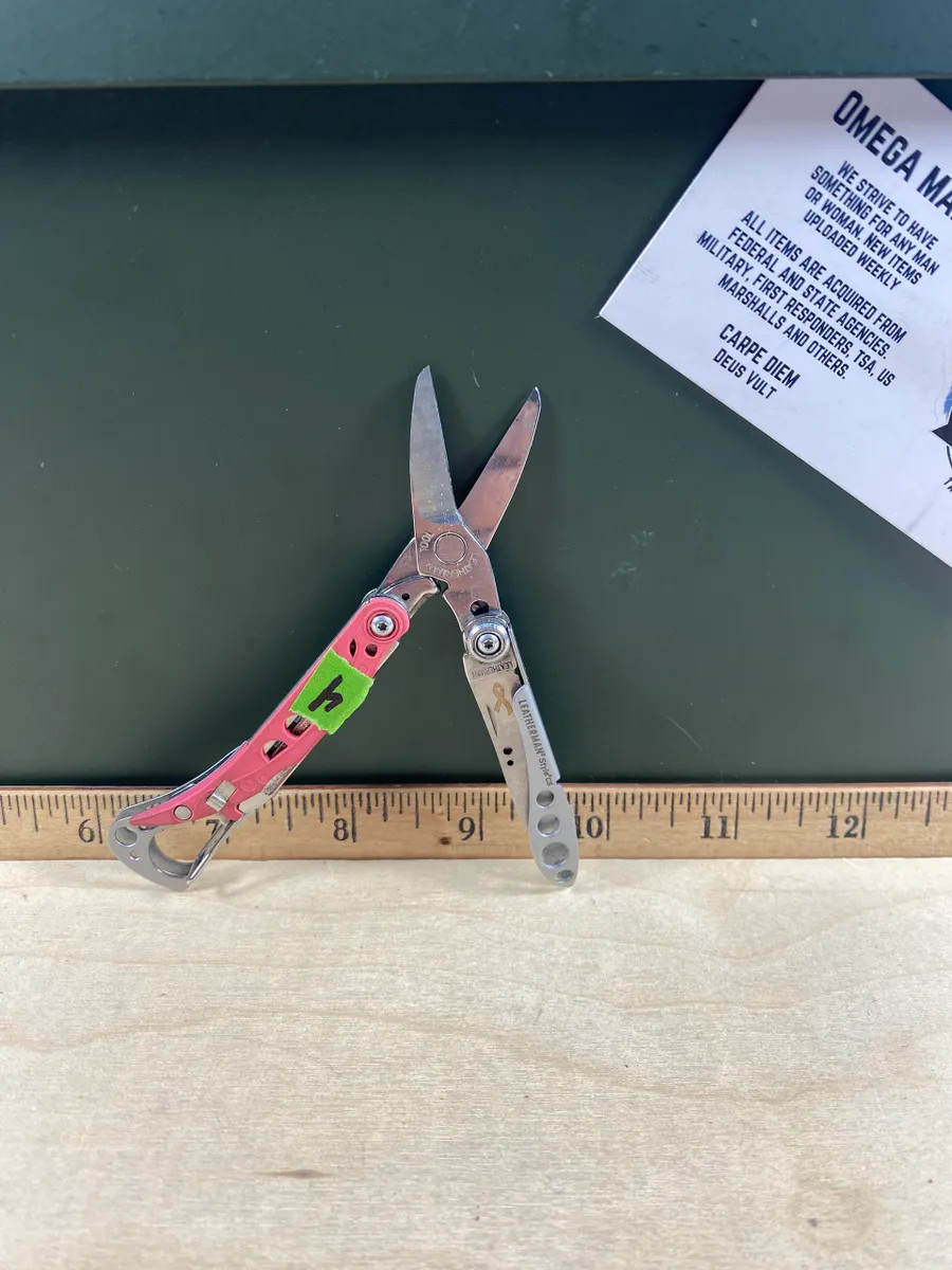 Leatherman Style CS #4. Pink Breast Cancer Awareness Edition. Light usage