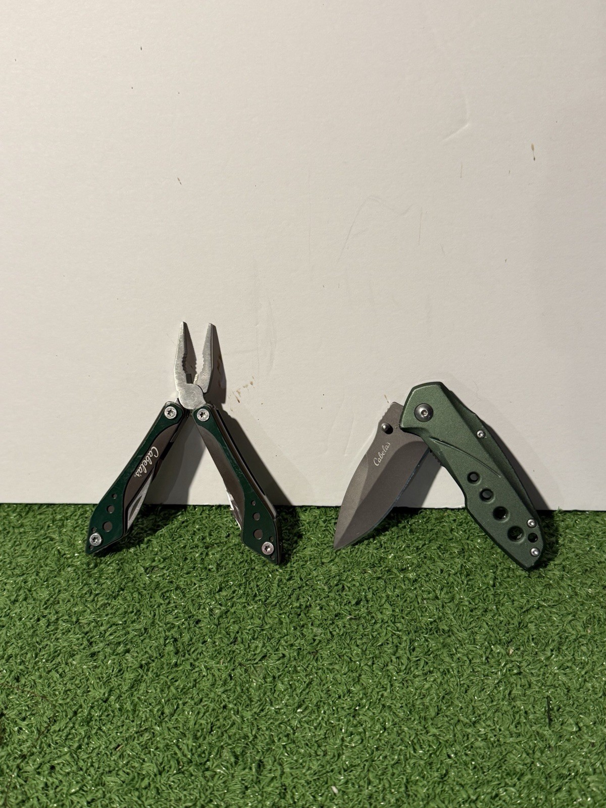 Cabela’s Knife & Leatherman Tool Bundle Green Set