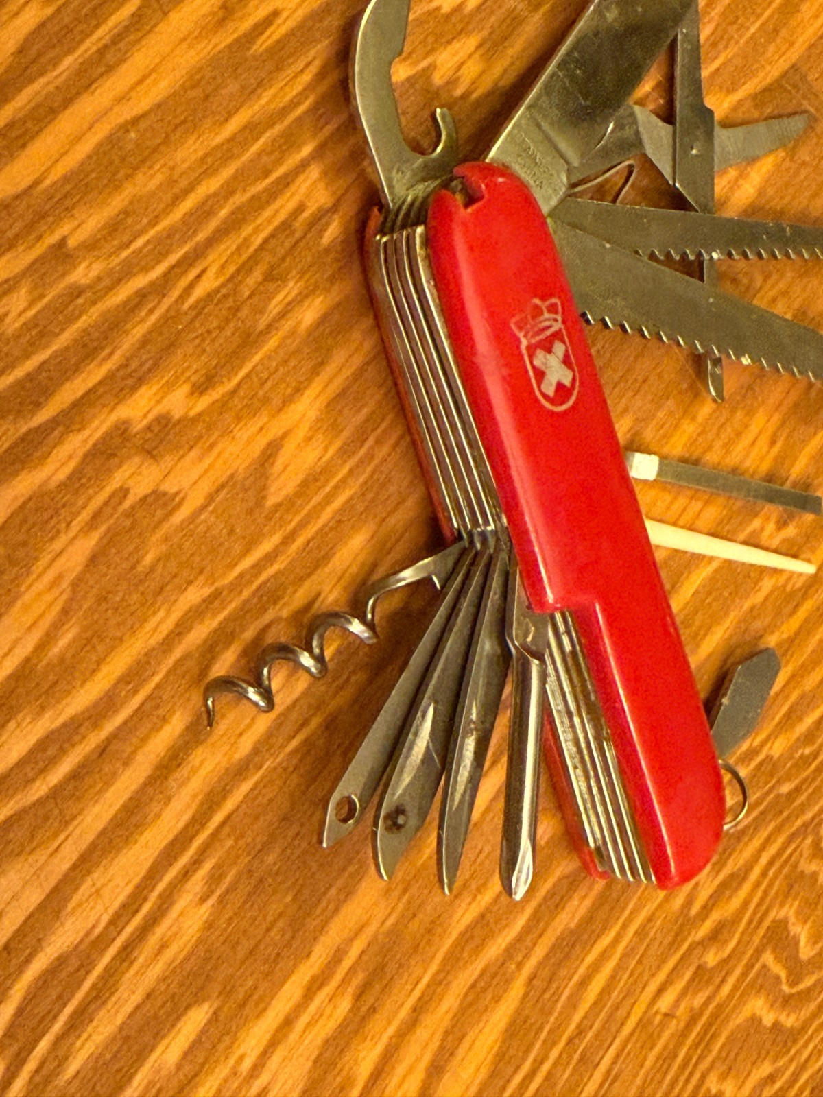 Royal Crest 16 Function Pocket Knife Multi Tool Red