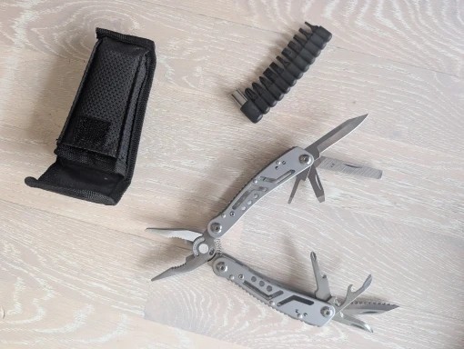 24 in 1 Stainless Steel Multitool Pliers Knife Portable Folding Tool