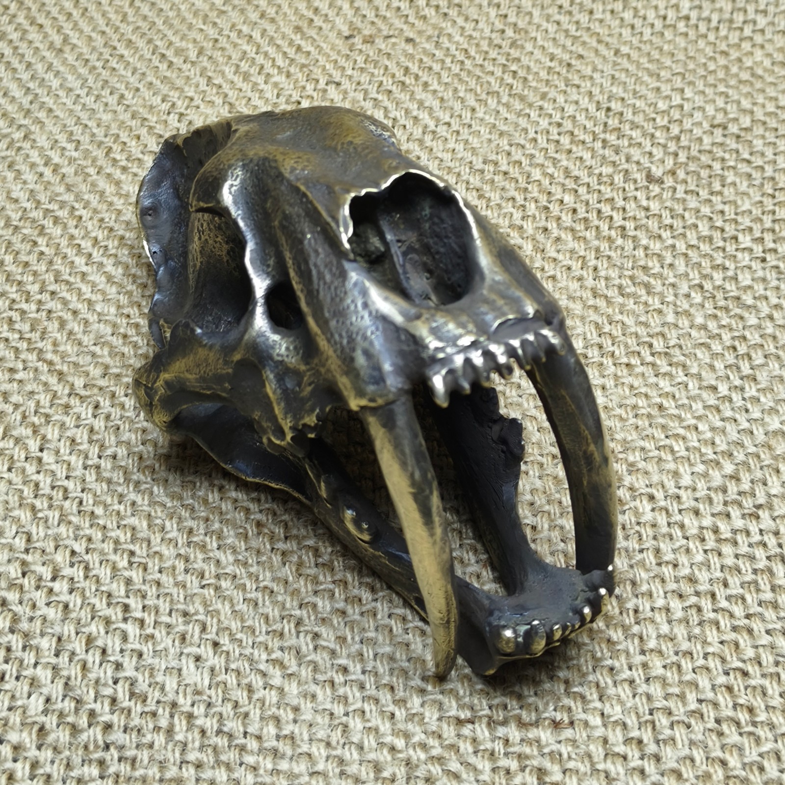 Brass copper saber tooth tiger ornament Artistic handcraft cast feline animal