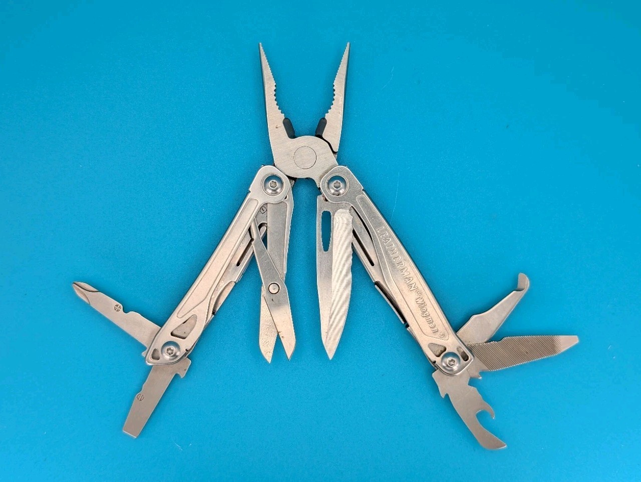 LEATHERMAN WINGMAN MULTI-TOOL! FAST SHIPPING!