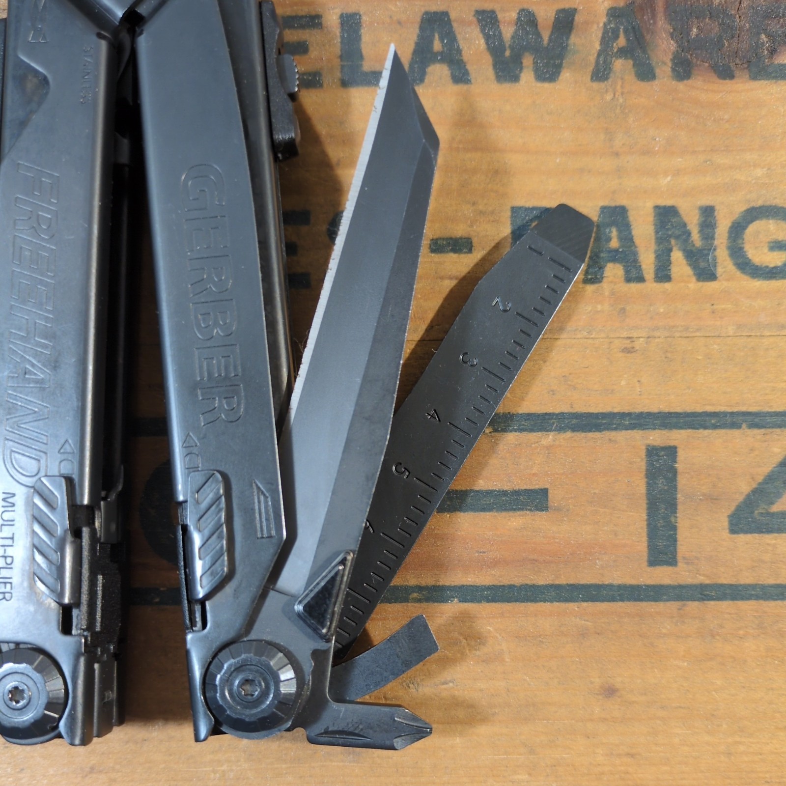 Gerber USA Freehand Black Oxide Multiplier, Multi-Tool