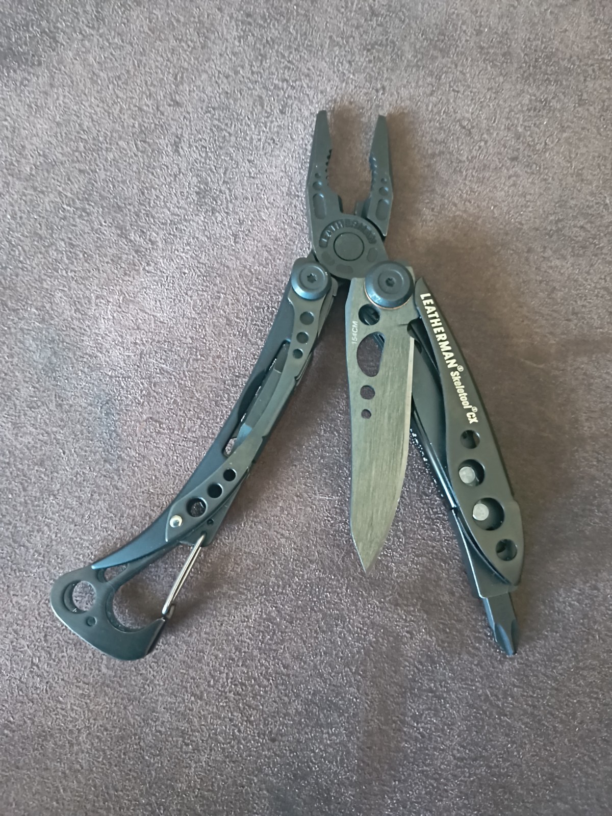 LEATHERMAN, Skeletool CX, 7-in-1 Lightweight, Minimalist Multi-Tool, Onyx Black