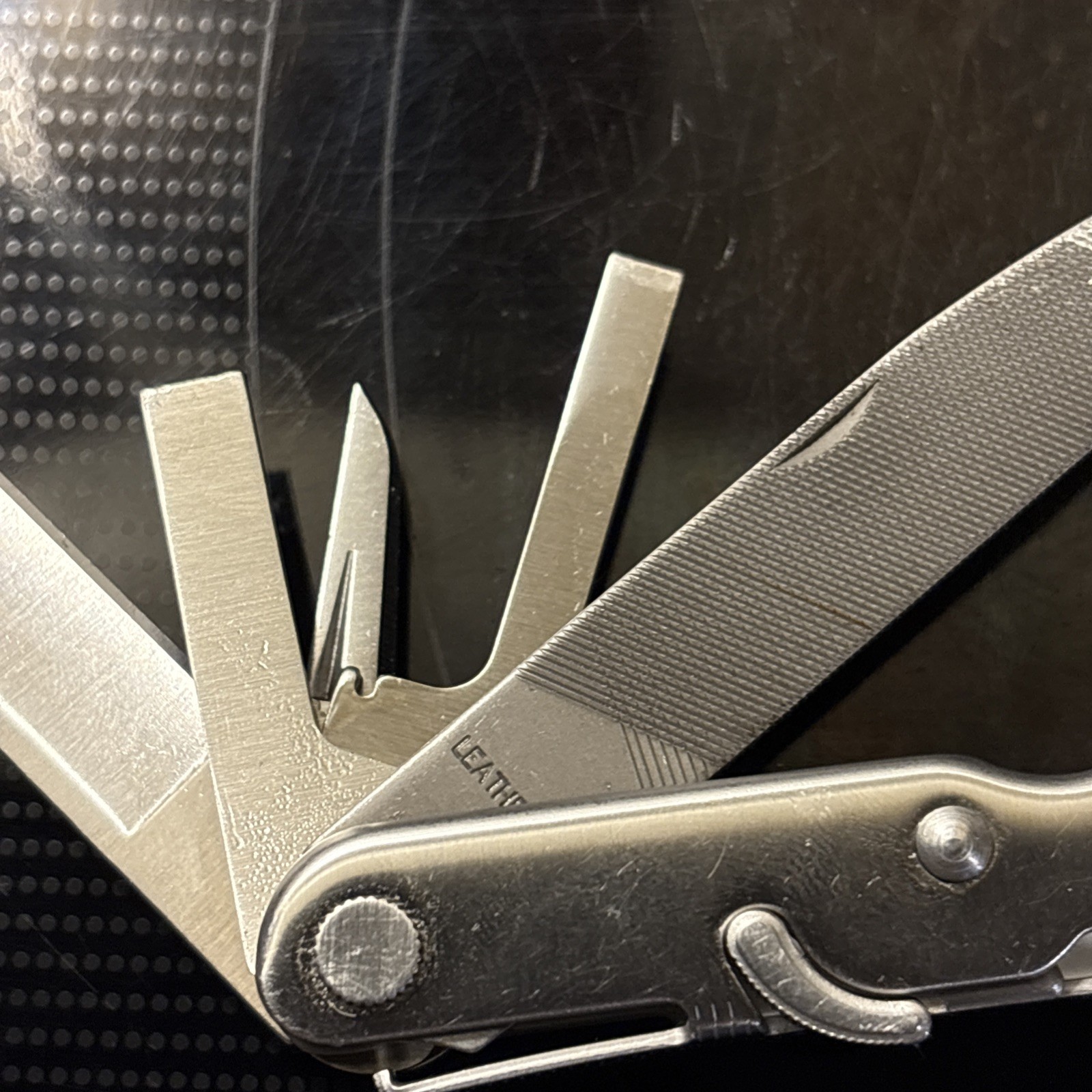 Vintage LEATHERMAN Super TOOL 200 Multi Tool! 03/04 Date Stamp! NICE with sheath