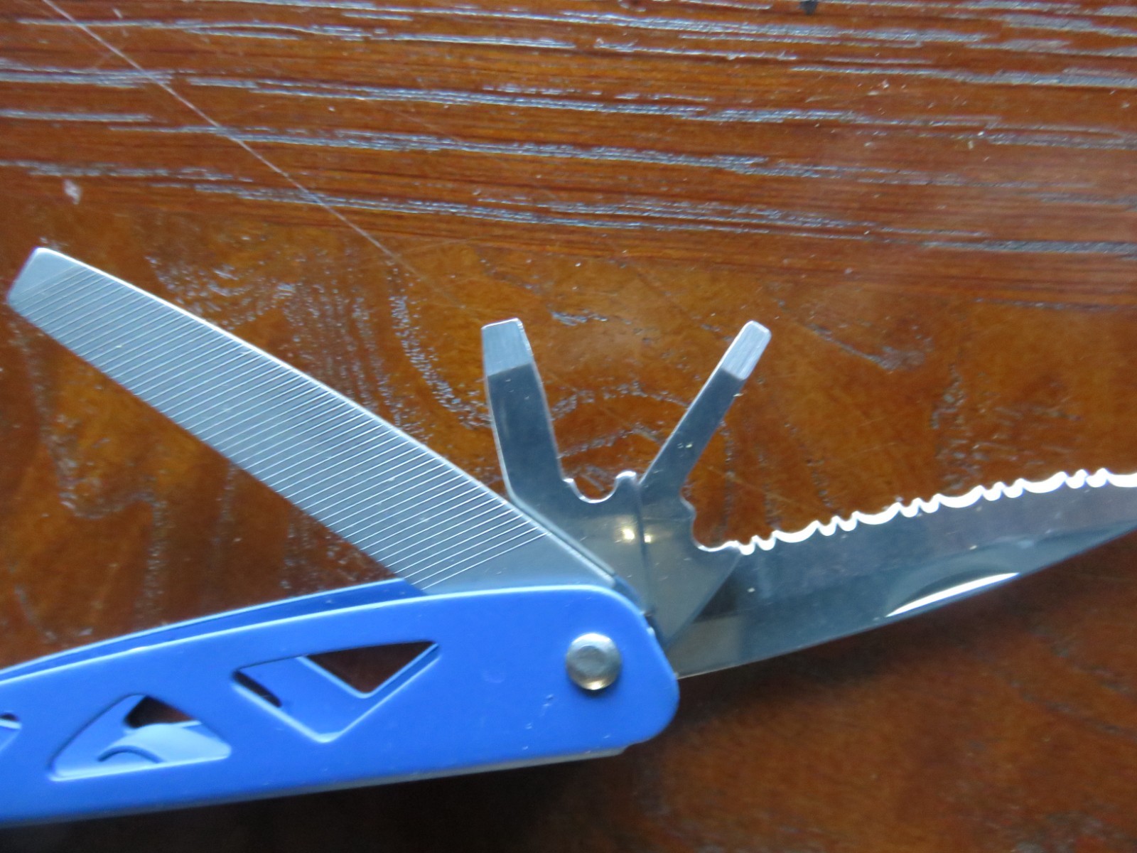 Brand New Ozark Trail 9-piece multi tool set with belt sheath