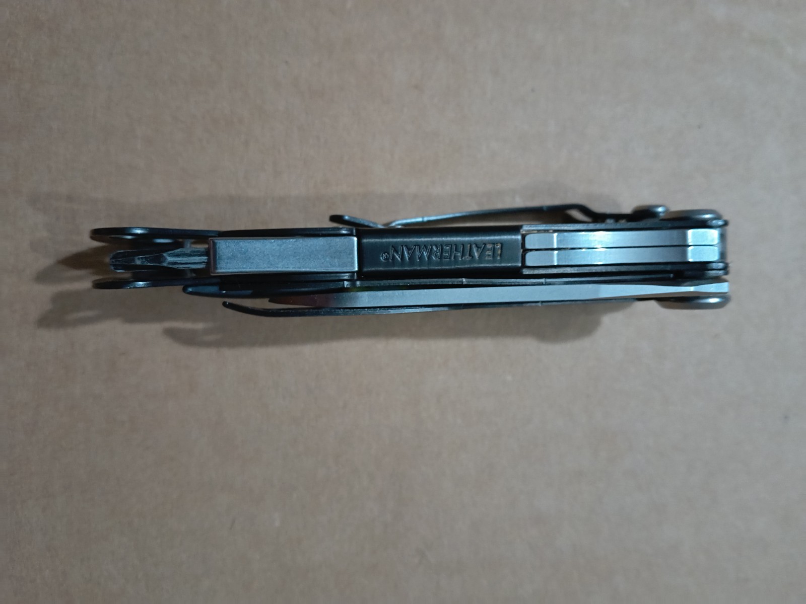 Leatherman Skeletool CX Multitool Plain Edge Knife 154cm