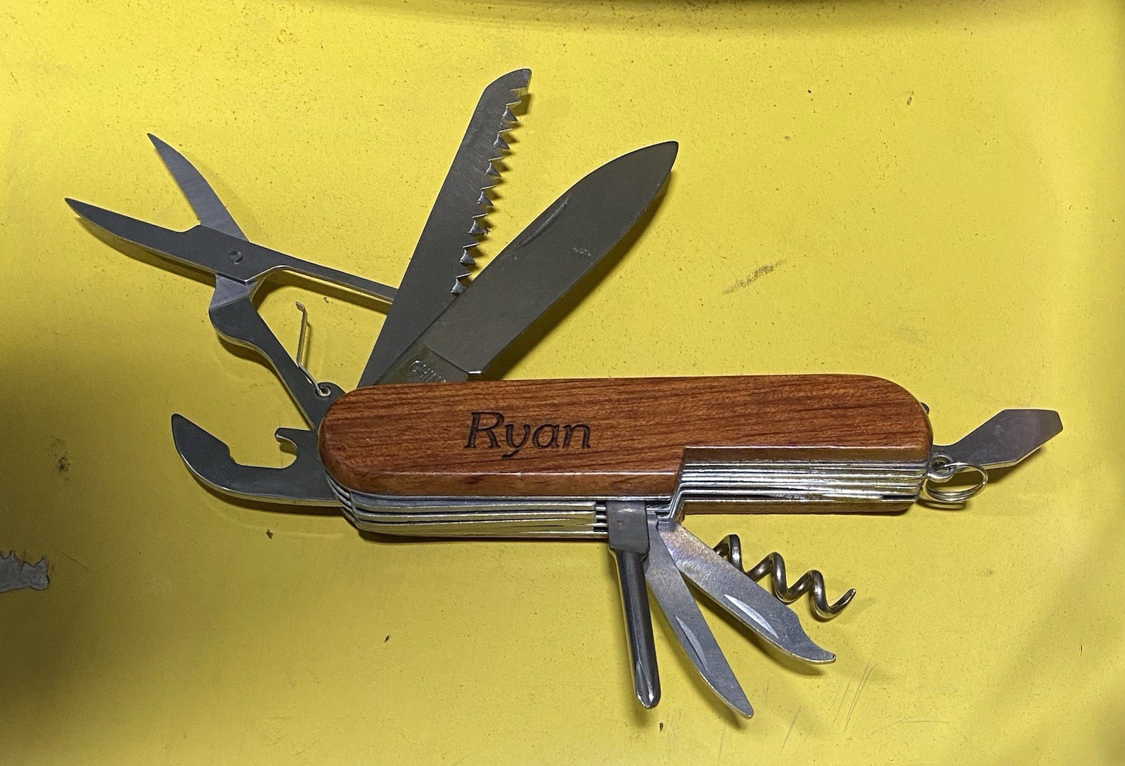 Ocean City with Shark Logo 10-in-1 Multi Tool/Knife Set NEW!