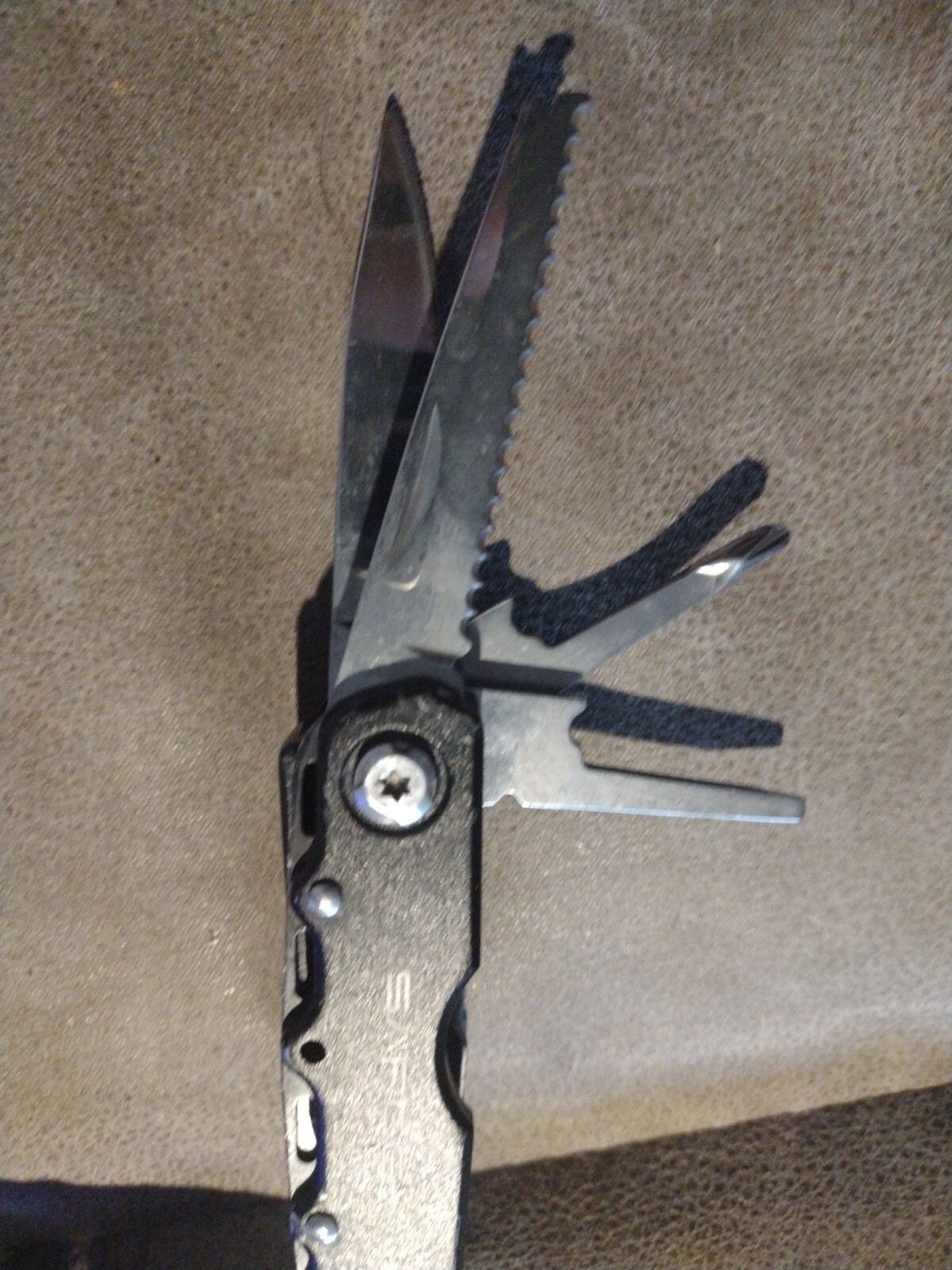 Sarge 10 In 1 Black Zytel Stainless Steel Multi Tools in Great Condition