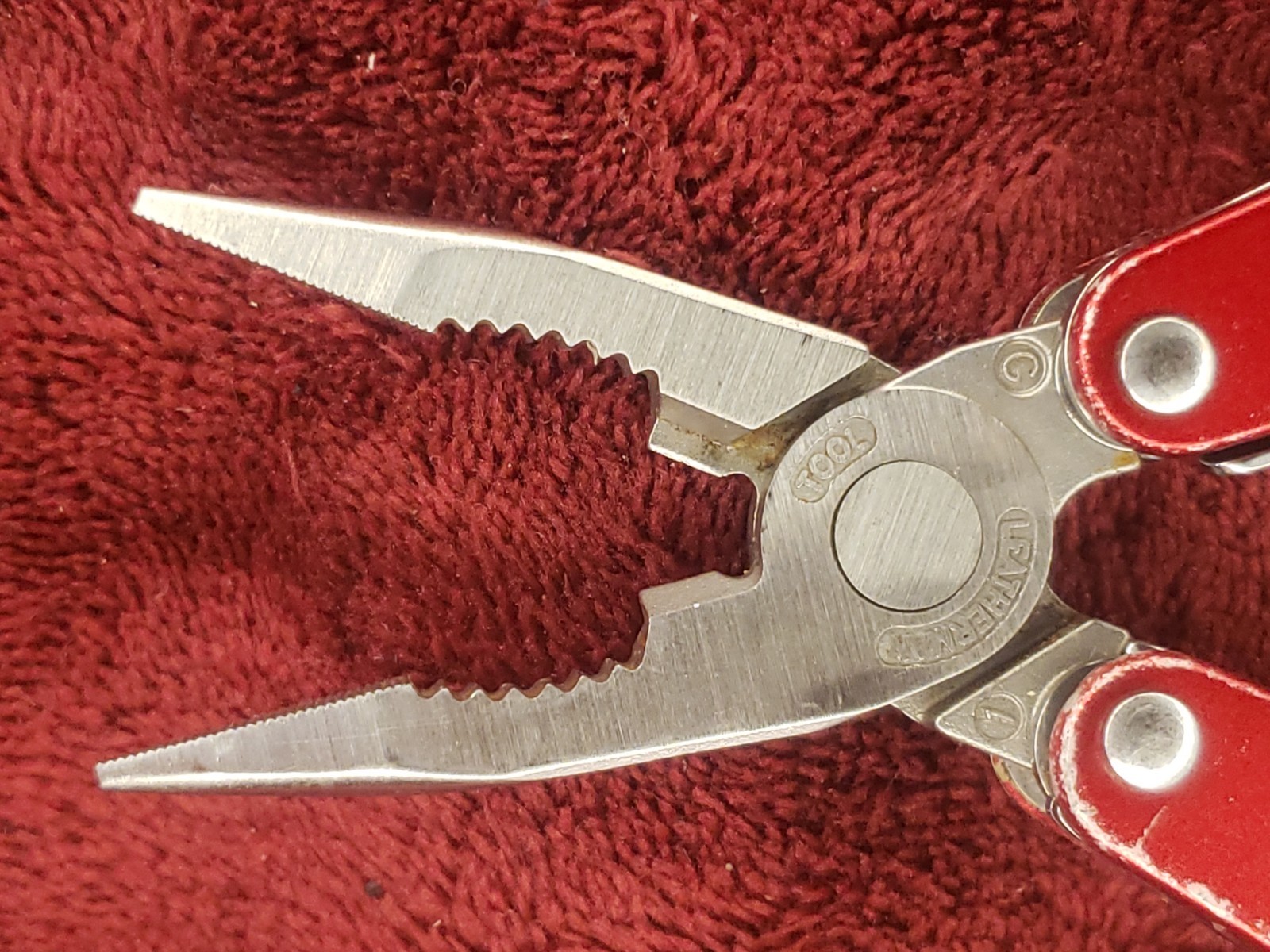 Leatherman Juice SC2 Red Retired Knife Multi Tool! RARE Read