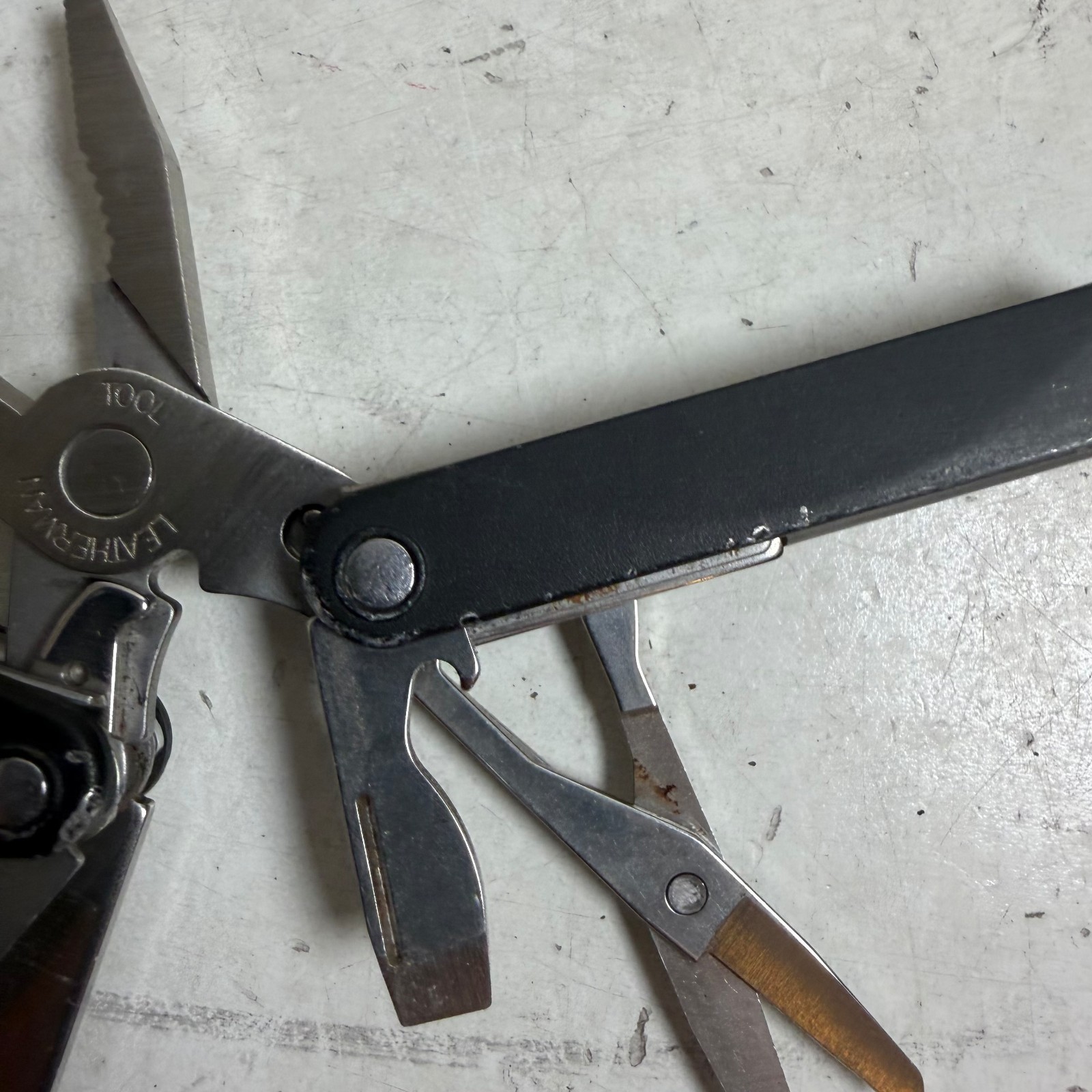 Leatherman Squirt PS4 Black Stainless Steel Lightweight Compact Plier Multitools