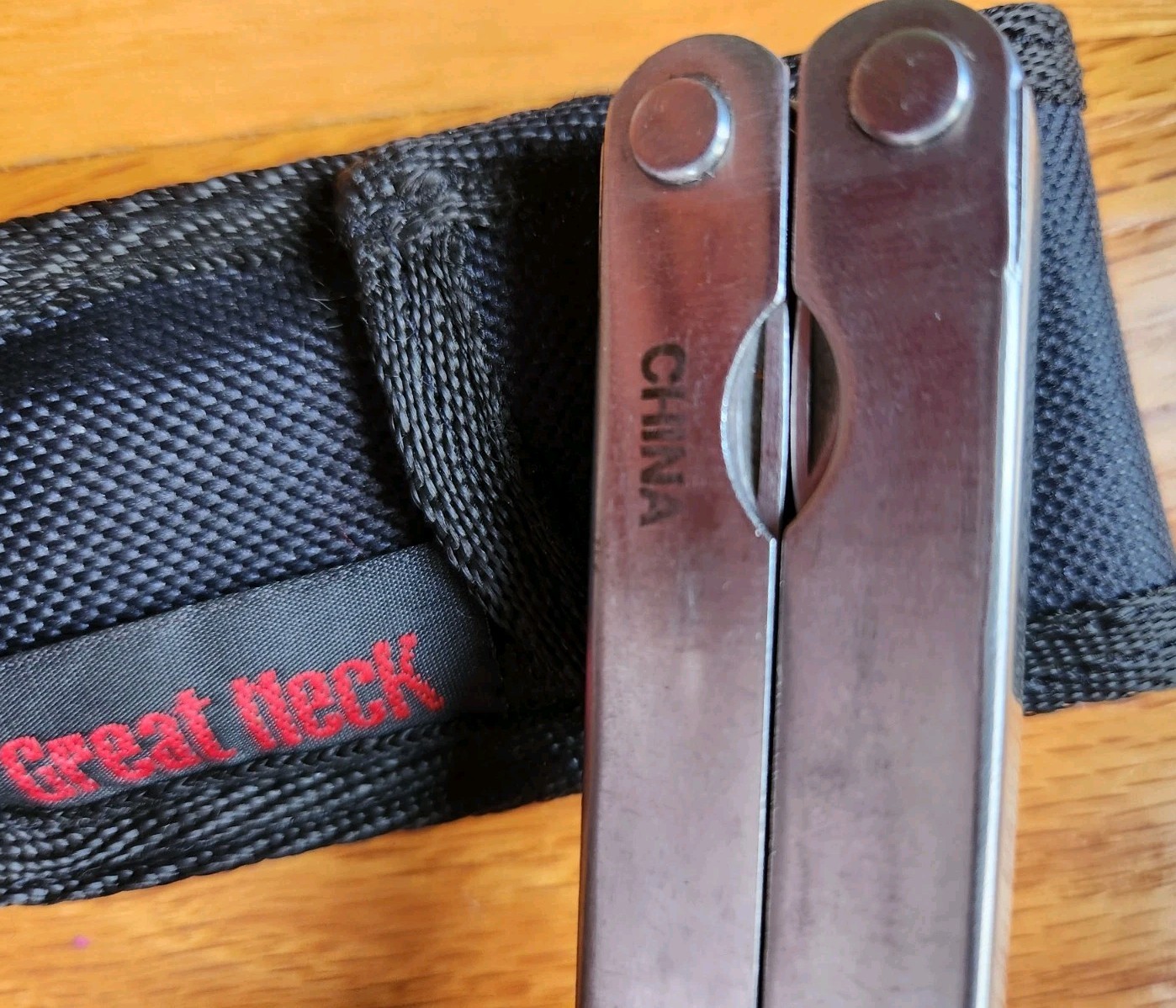 VTG Great Neck Multi Pocket 9 in 1 Tool Pliers Screwdrivers Knife Fish Scaler