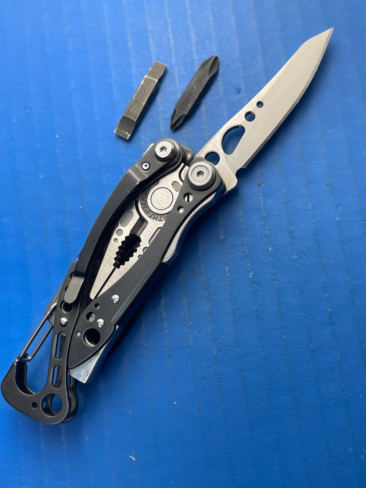 Leatherman Skeletool CX Multi-Tool Pliers Knife Bit Driver