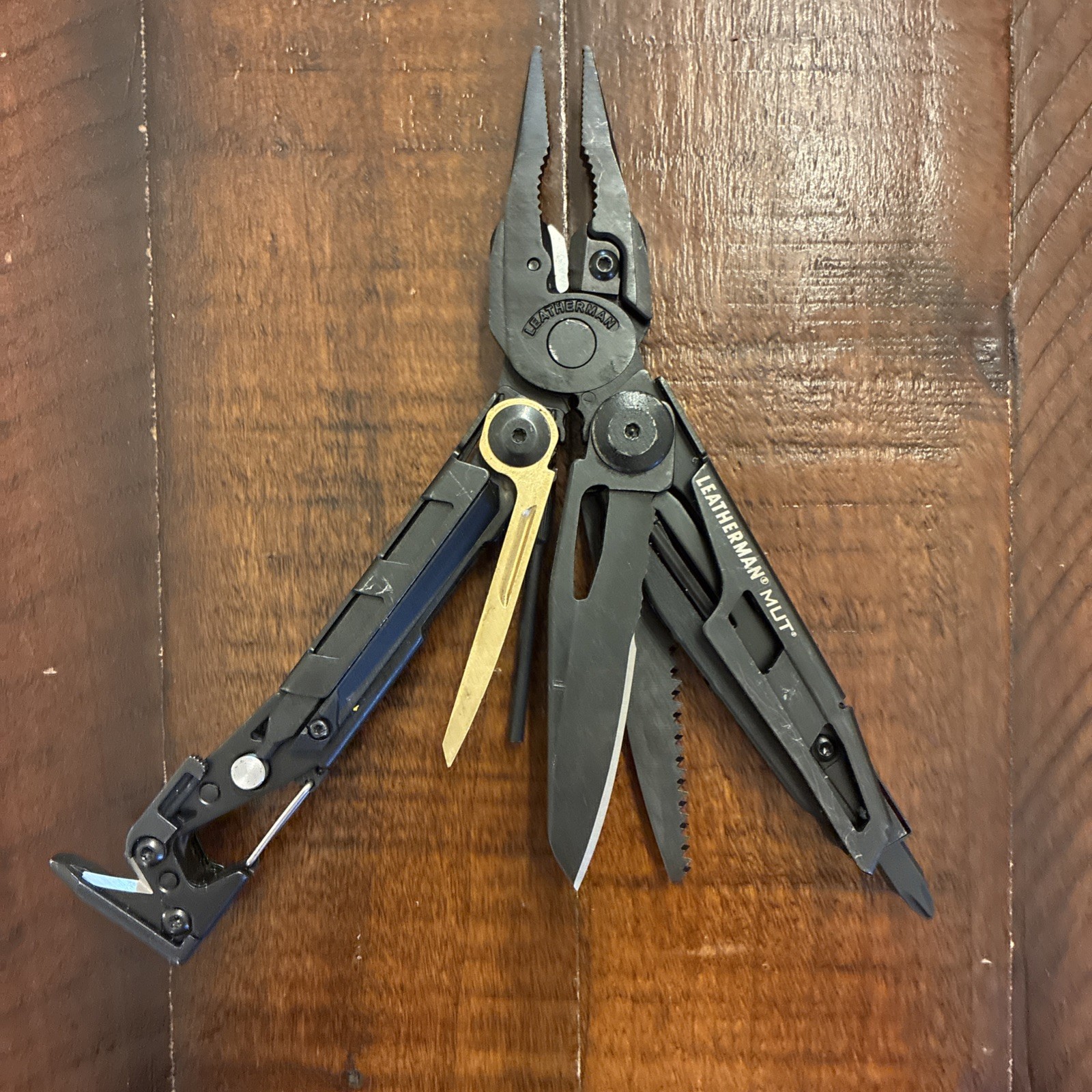 Leatherman MUT Multi Tool – Black Oxide – Excellent