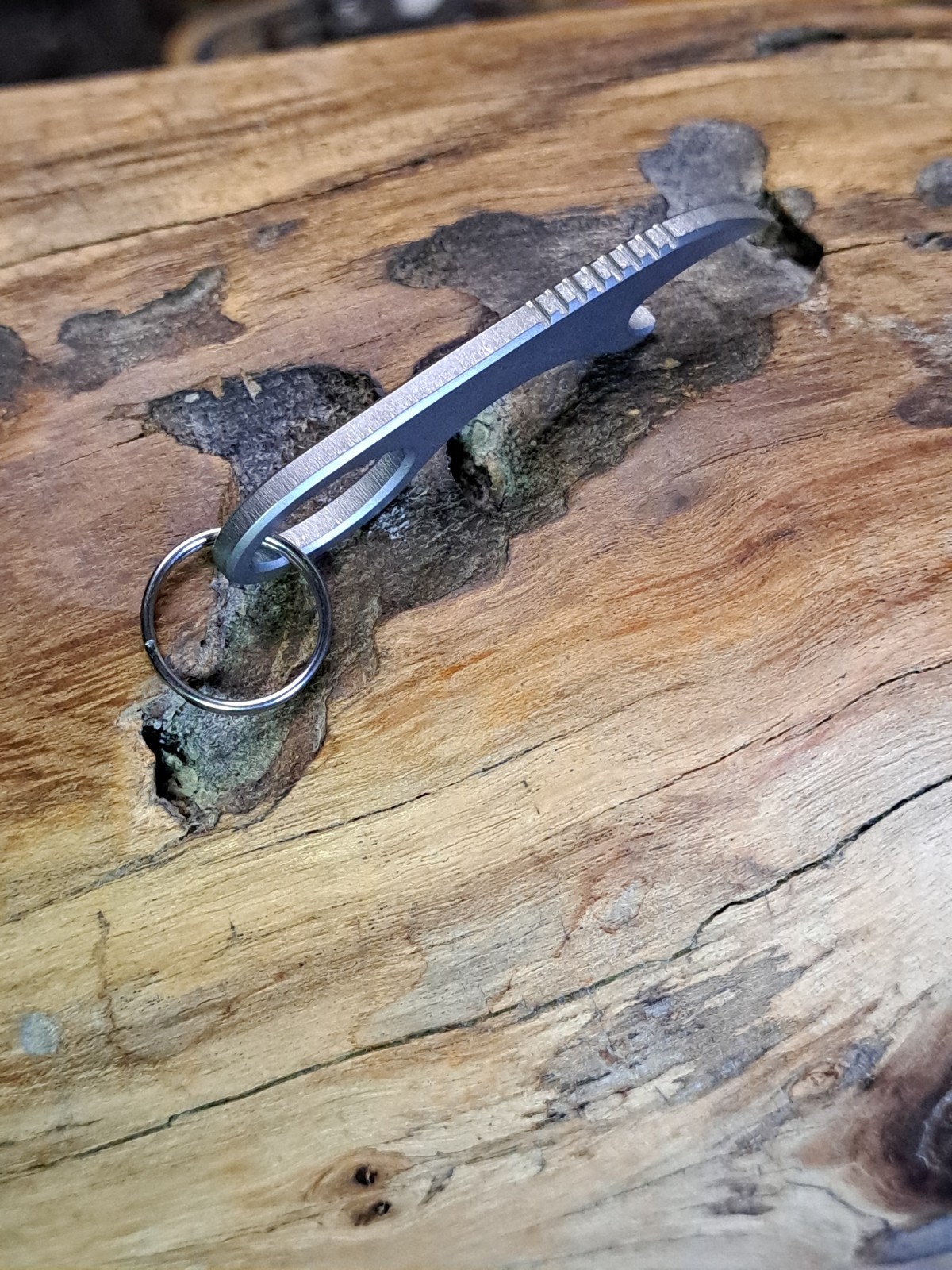 MINIMALIST MINI TITANIUM KEYCHAIN CLAW BOTTLE OPENER