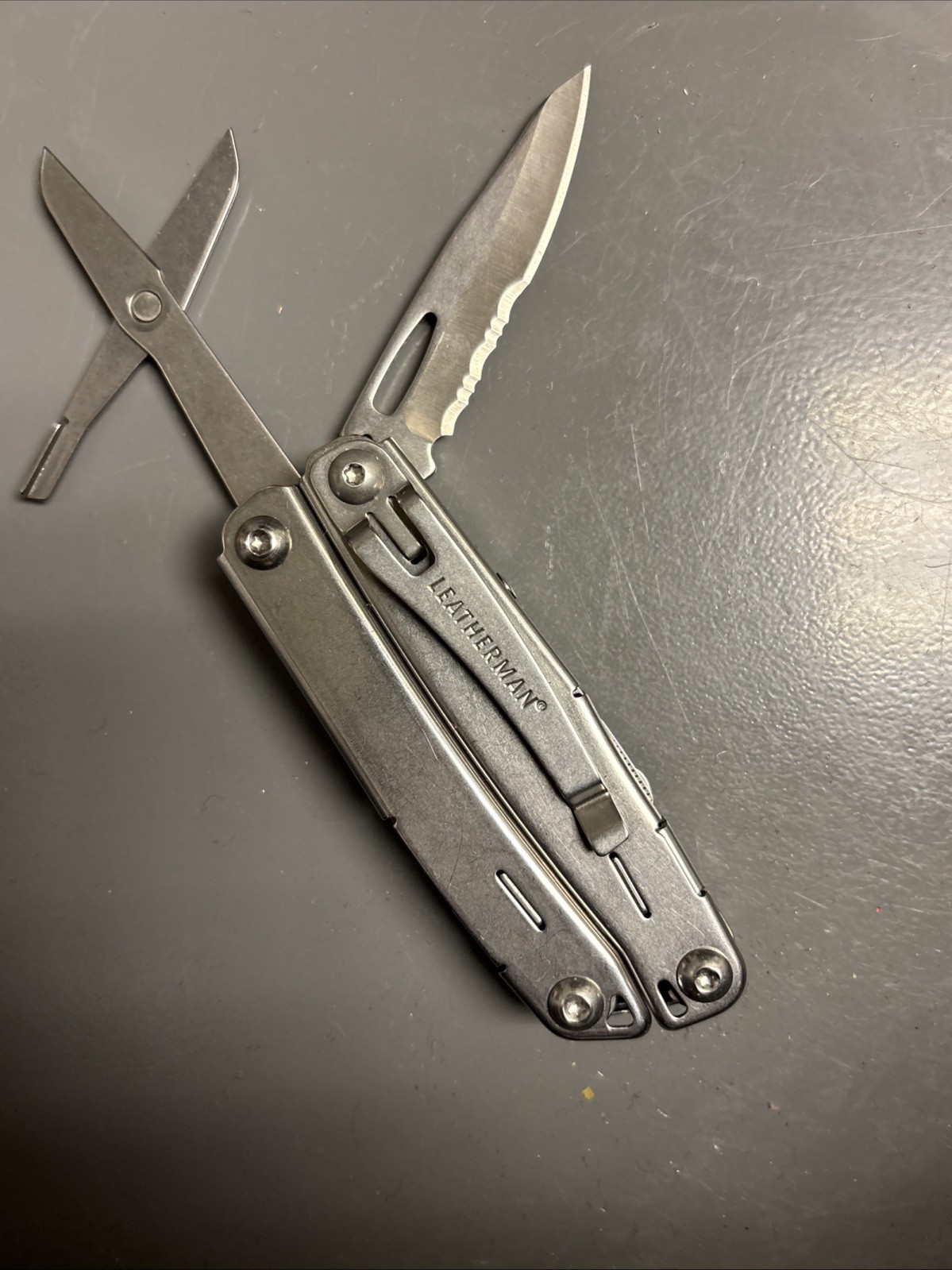 LEATHERMAN MULTI TOOL – WINGMAN