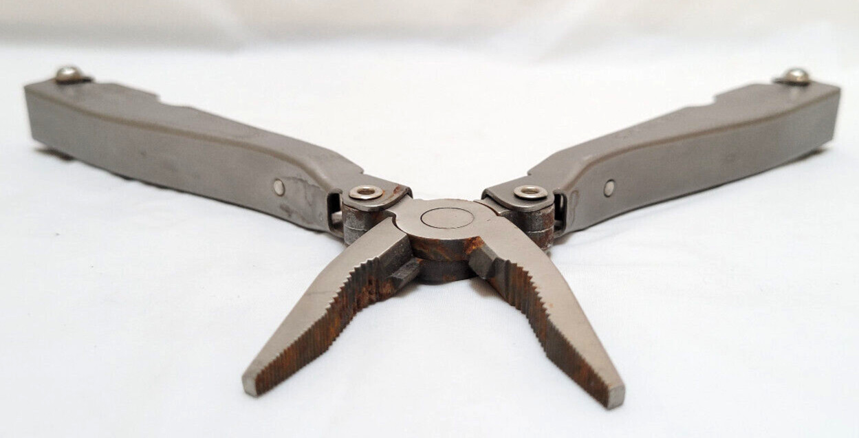 Coleman PRO LOCK Multi Tool Pliers 9 Tools in 1 with Case