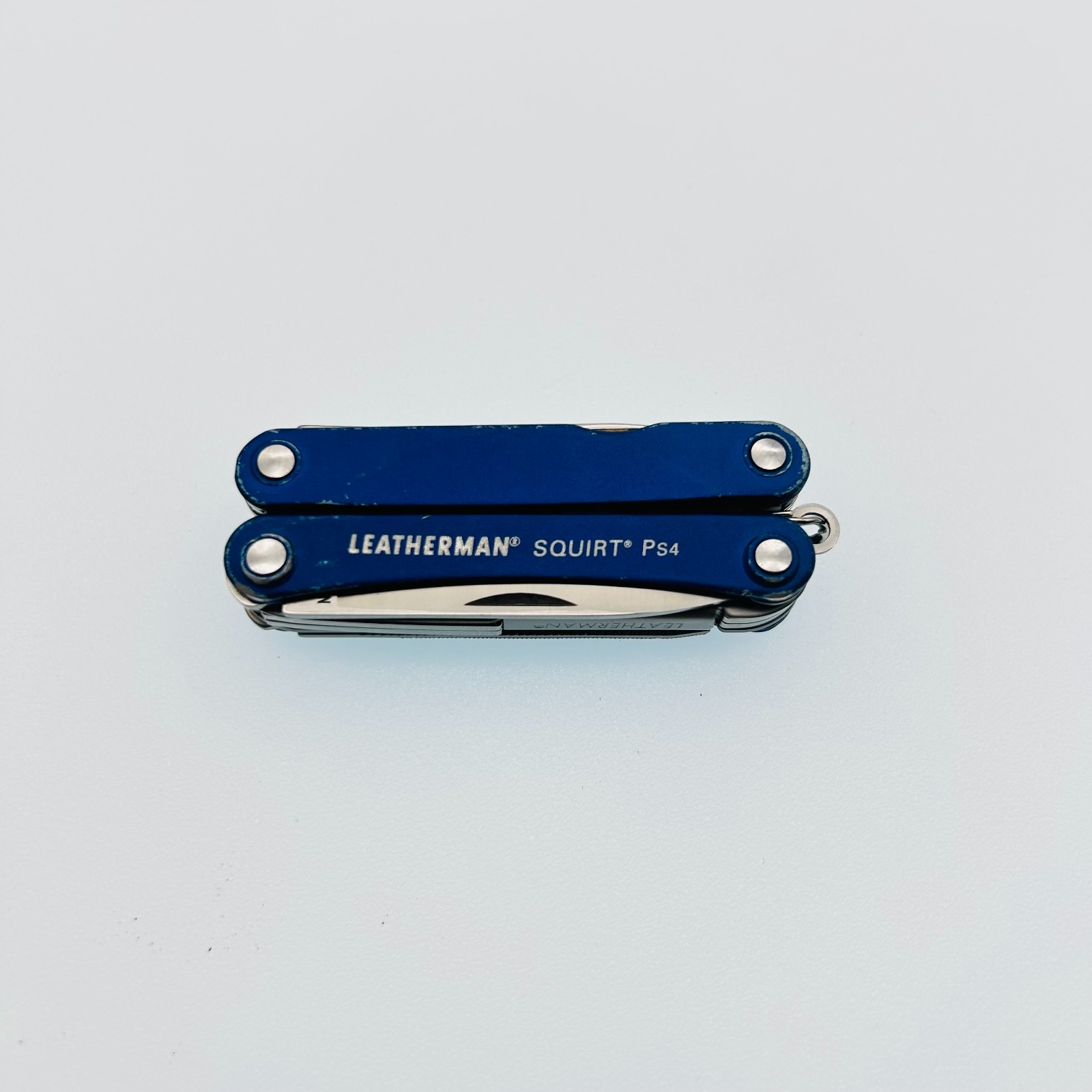 Leatherman Squirt PS4 BLUE – 8-in-1 Keychain Multi-Tool Discontinued (CODE5)