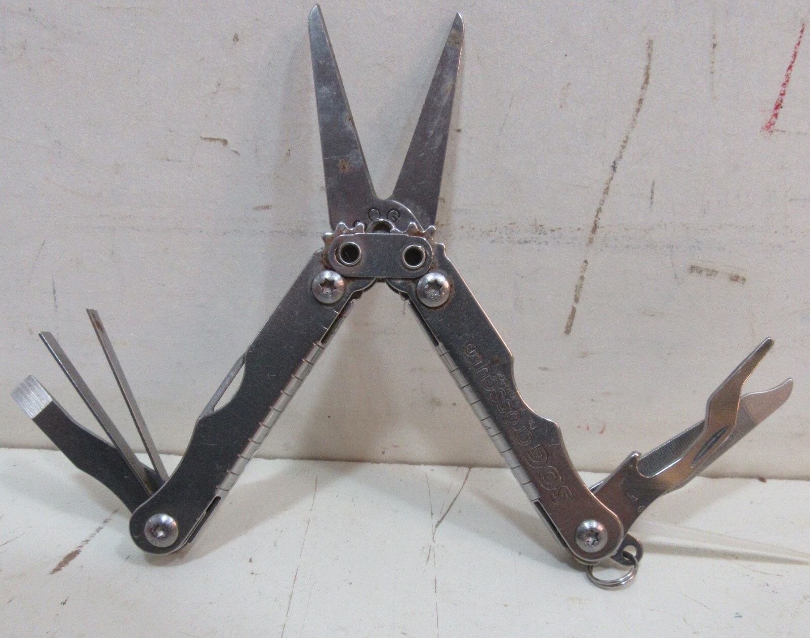 SOG Crosscut Multitool Knife