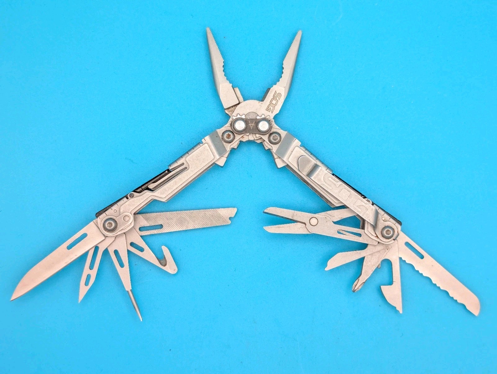 SOG PowerPint Tool Compact Lightweight Silver Multi-Tool!